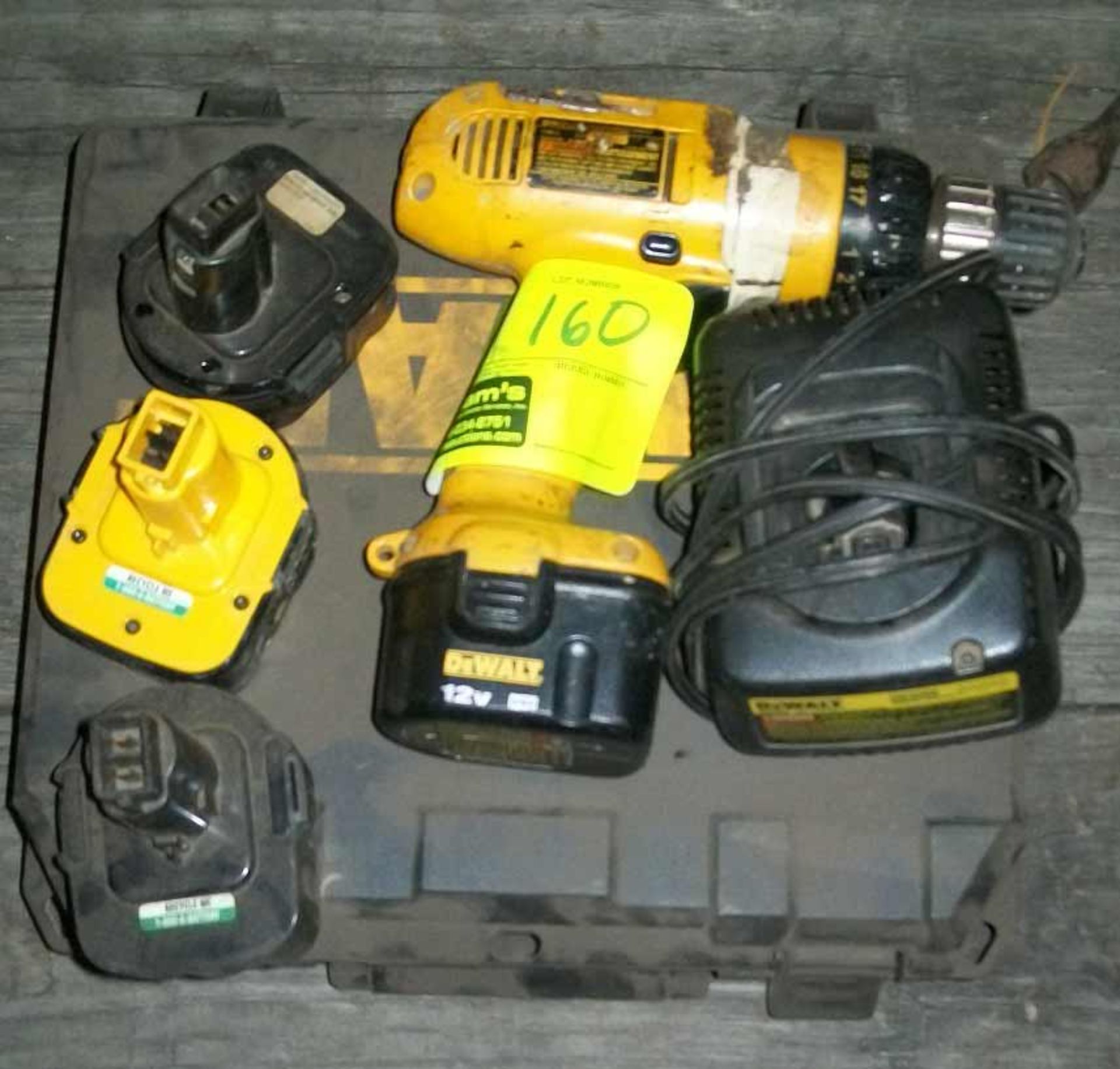 DEWALT DRILL