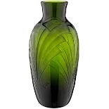 Vase "Legras"Frankreich, um 1930. Moosgrünes Glas. Tiefgeäzter, stilisierter Blattdekor. Signiert.