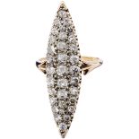 Diamant-RingRotgold 585, um 1900. 33 verschieden grosse Altschliff- und 8/8-Diamanten in Silber