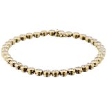 Diamant-TennisarmbandGelbgold 750. 38 Brillanten, zusammen ca. 3 ct. Länge 19 cm. 20.5 g.- - -20.