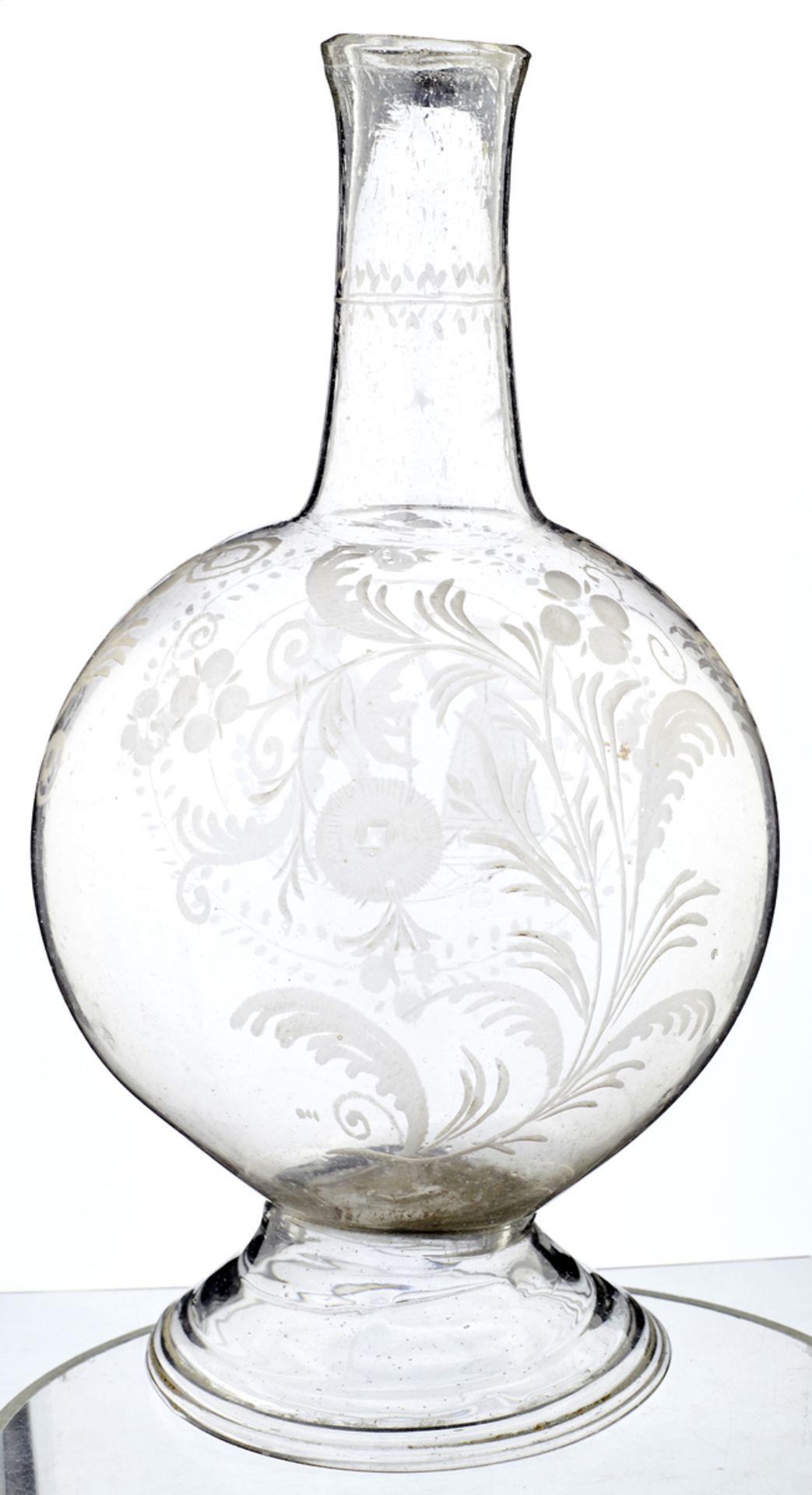 MassflascheWohl Flühli, um 1800. Farbloses, dünnwandig geblasenes Glas. Abgeplattete Kugelform. - Bild 2 aus 2