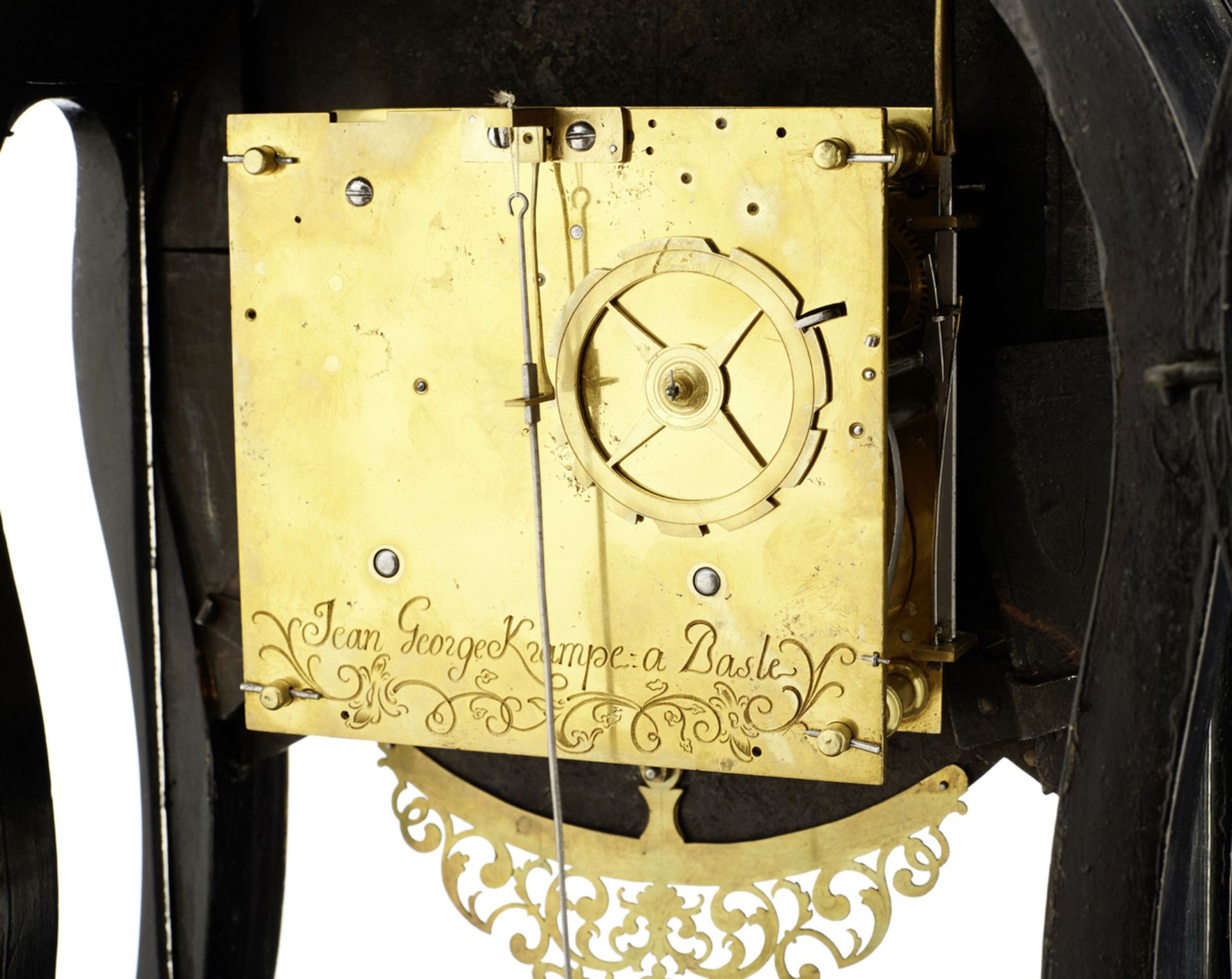 PenduleBasel, um 1765. Auf der Werkplatine signiert "Jean George Krampe a Basle" (Johann Georg - Bild 3 aus 4