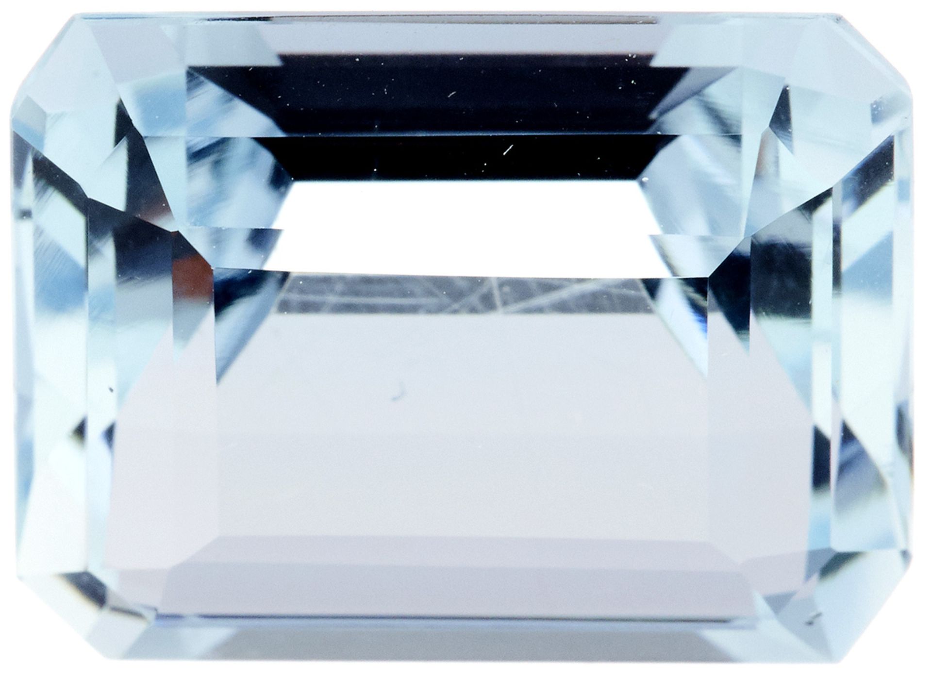 Aquamarin loseAquamarin-Achteck, 12.22 ct, 15.8 mm x 12.9 mm x 8.4 mm.- - -20.00 % buyer's premium