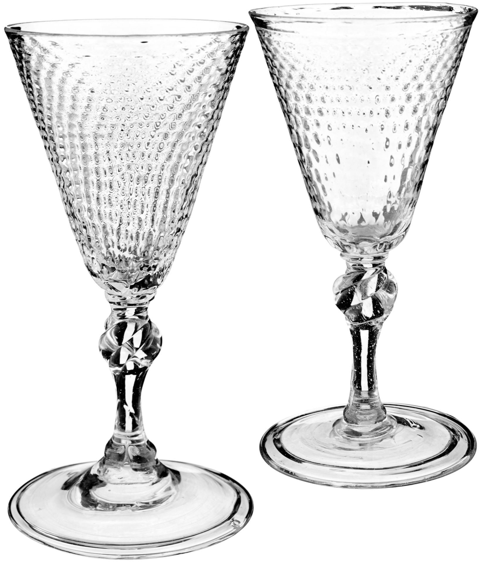 Paar Fussgläser18. Jh. Farbloses Glas. gewundener Nodus. Die Kuppa mit "Verre-de-riz"-Muster. Höhe