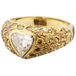 Diamant-Ring "Herz"Gelbgold 750. 1 Diamant-Herz, ca. 0.95 ct, ca. I-K/VS. 47 braune Brillanten,