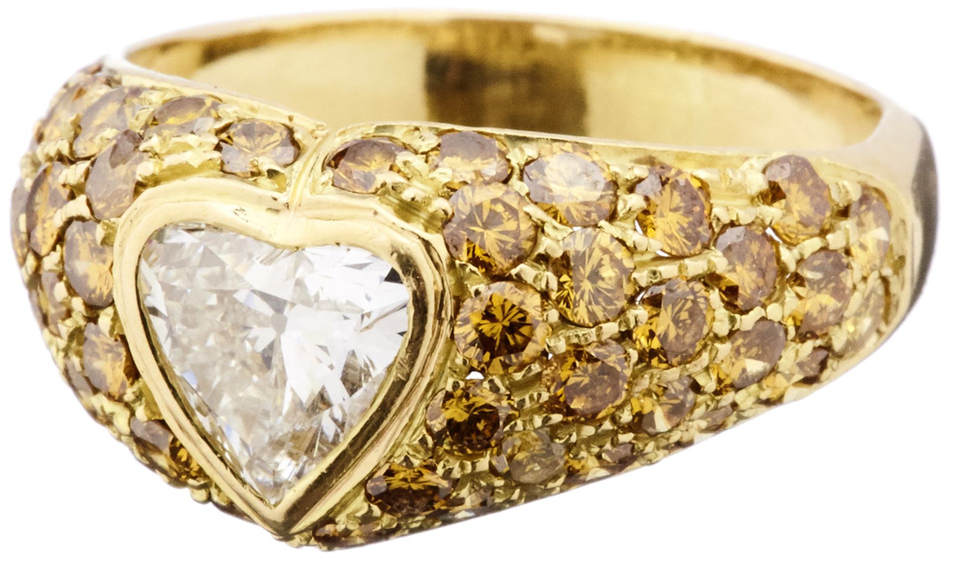 Diamant-Ring "Herz"Gelbgold 750. 1 Diamant-Herz, ca. 0.95 ct, ca. I-K/VS. 47 braune Brillanten,