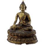 Buddhistische FigurHimalaya-Region antik. Vergoldetes Kupfer Repoussé. Buddha im Meditationssitz auf