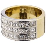 Diamant-RingPlatin/Gelbgold 750, graviert "Birks CD". 27 Princess-cut-Diamanten, total ca. 4 ct, F/