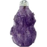 Amethyst Snuff bottleChina um 1900. Flaschenkürbis-Form mit Reliefdekor von Kalebassen. Stopper