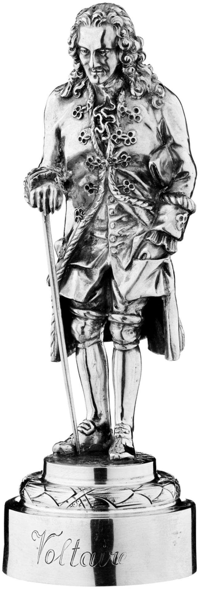 Silberstatuette "Voltaire"Hanau, um 1900. Silber gegossen, ziseliert. Am Sockel bezeichnet.