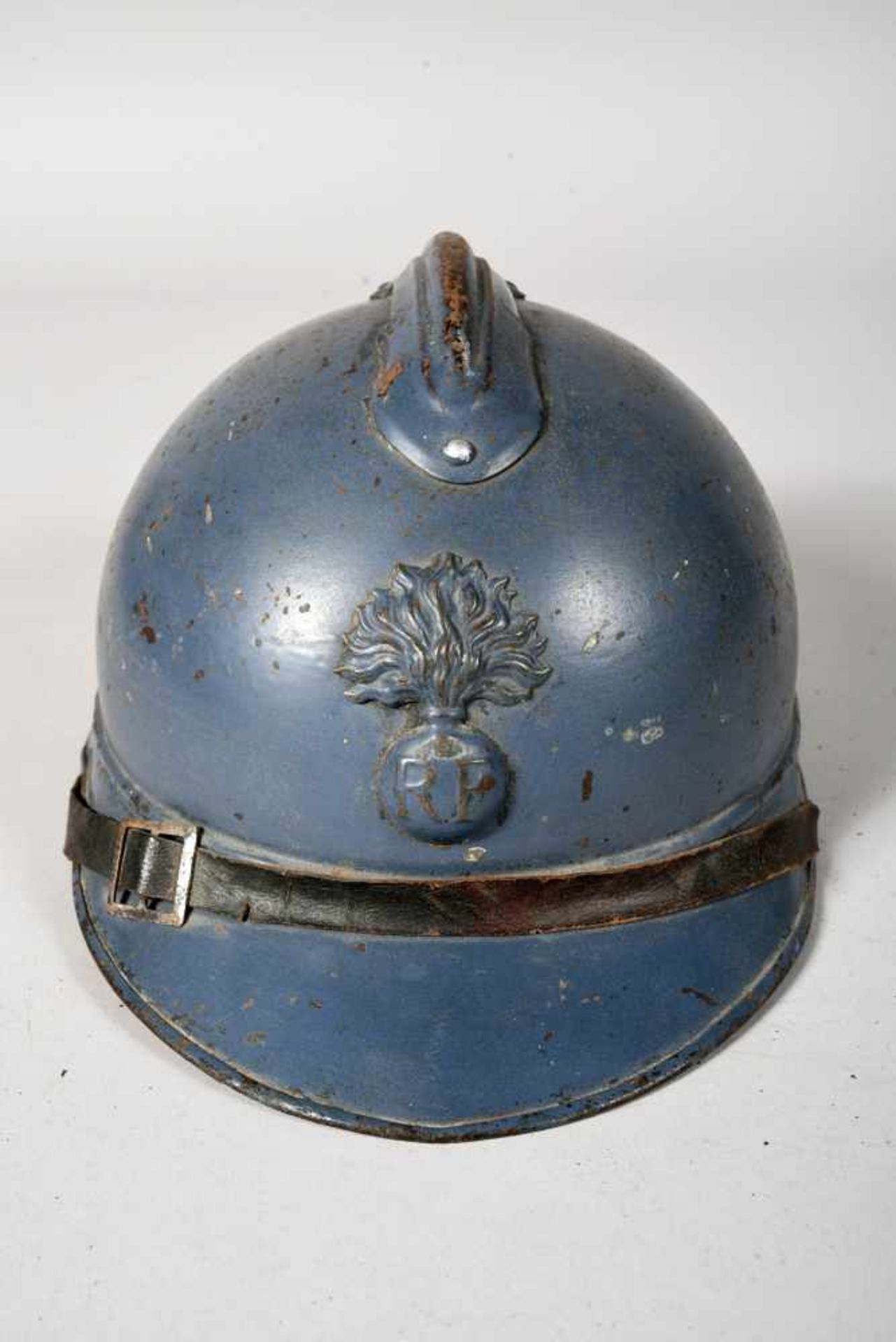 Casque Adrian 1915. Infanterie. Peinture bleu clair d’usine. Coque A. Tampon de fabricant (Roue