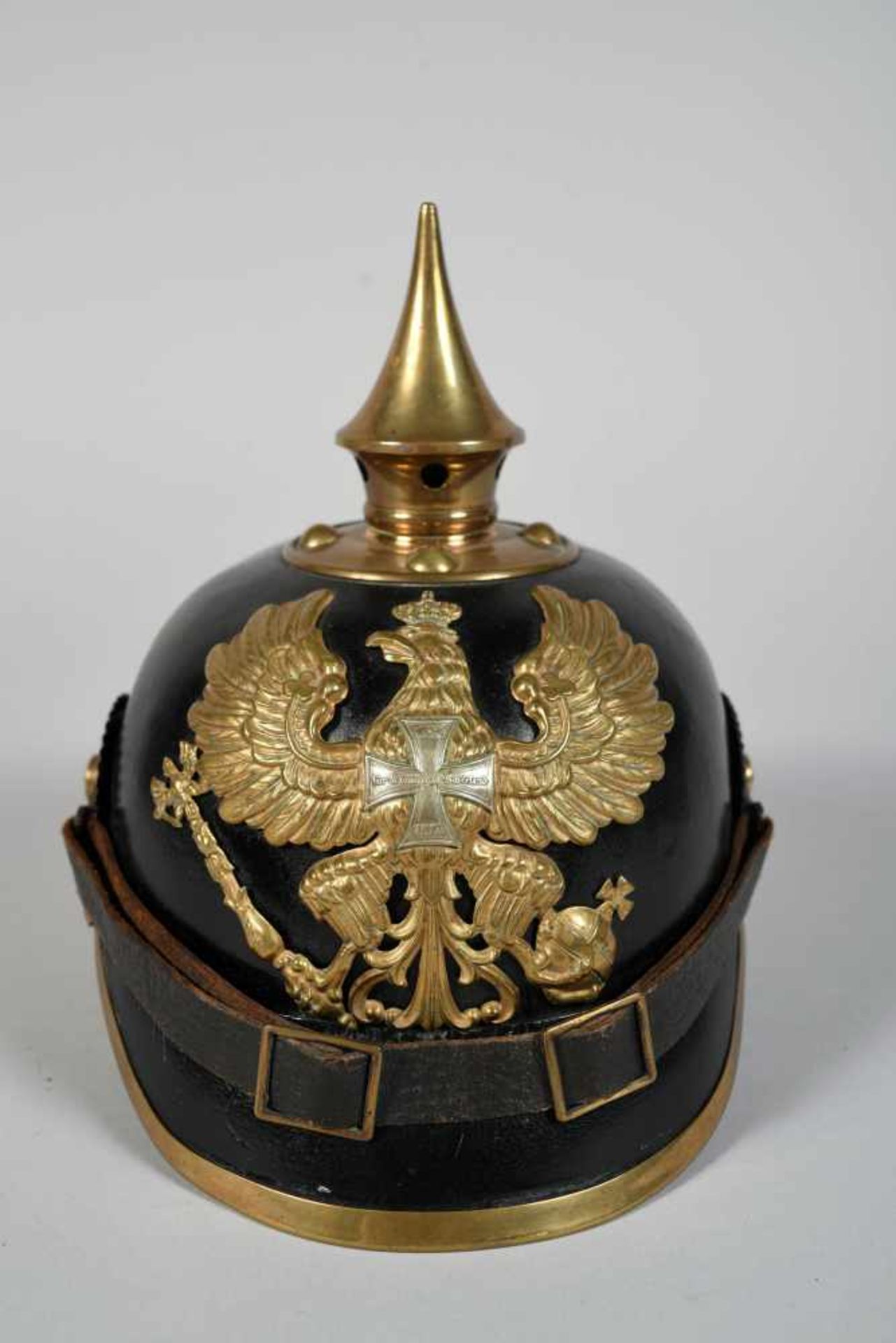 Prusse. Casque à pointe troupe, de réserve mod 95. Très belle bombe dans son vernis d’origine,