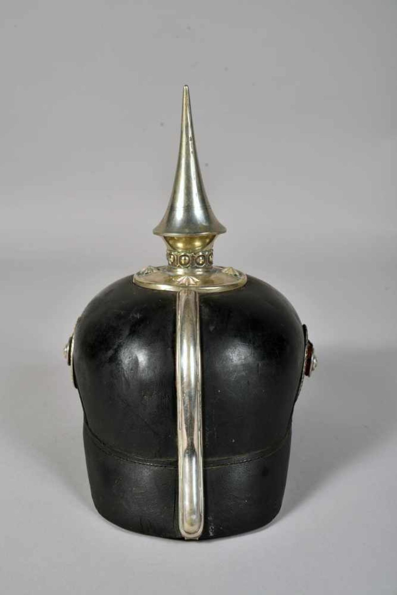 Saxe. Casque à pointe d’officier du 100° régiment de la Garde, belle bombe en cuir, toutes les - Bild 4 aus 5