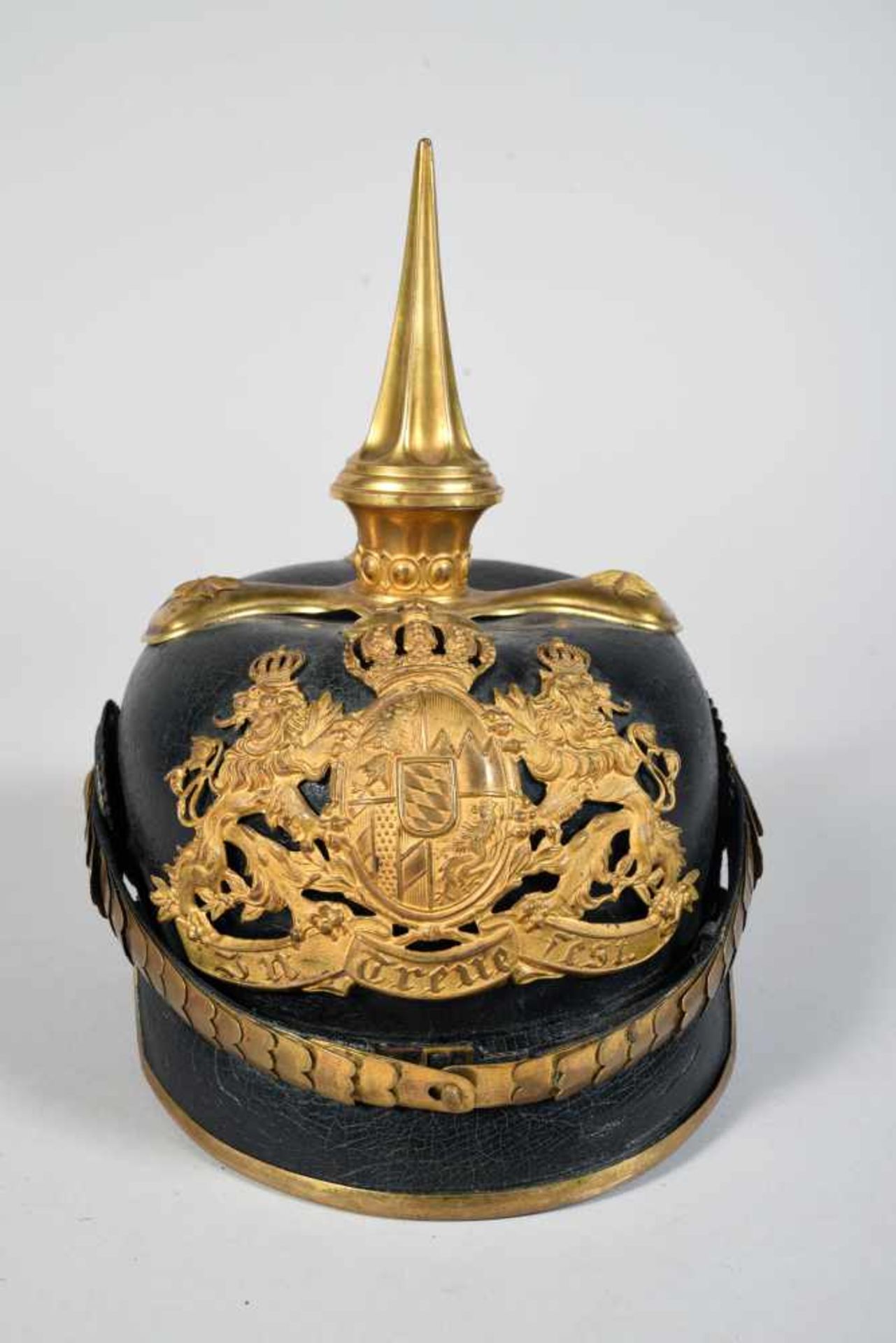 Bavière. Casque à pointe d’officier de chevaux légers, belle bombe légèrement affaissée, avec un