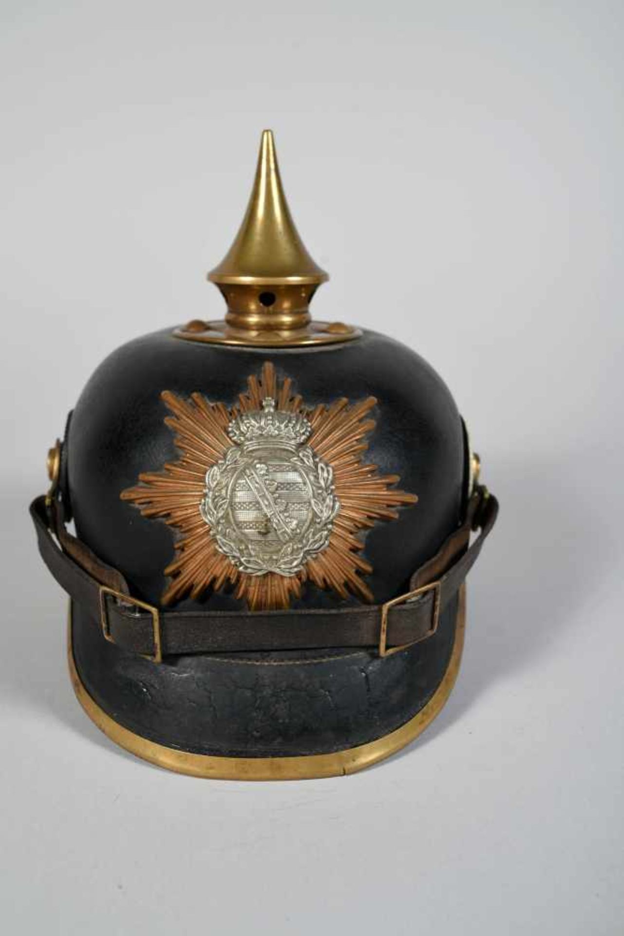 Saxe. Casque à pointe de troupe mod 95, belle bombe , beau vernis, centre de la plaque légèrement