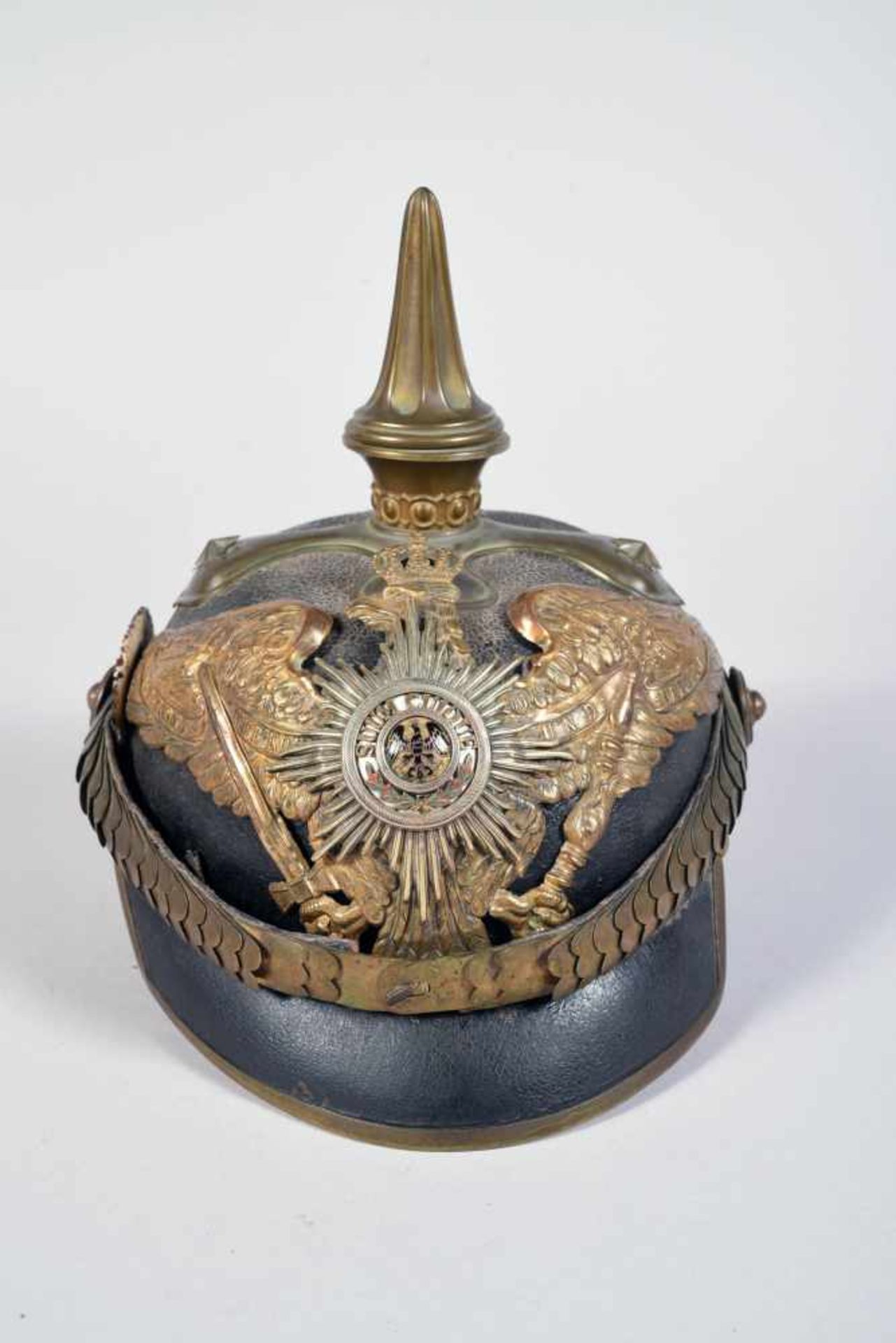 Prusse. Casque à pointe de Général mod 1860. Bombe en bon état, avec un vernis mat, toutes les