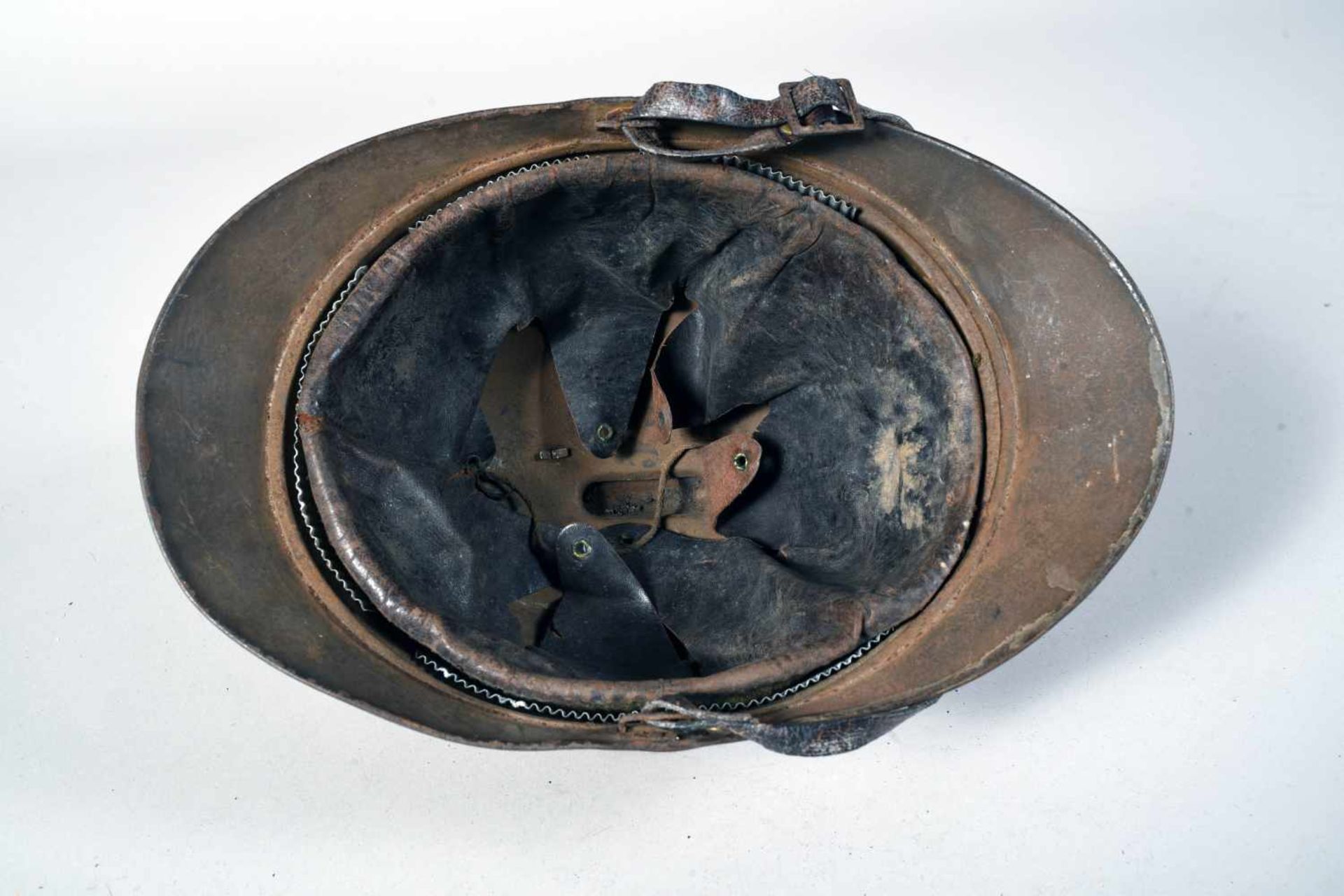 Casque Adrian 1915. Armée d’Afrique (Zouaves-Spahis). Coque Moutarde en peinture d’usine et avec une - Bild 4 aus 5