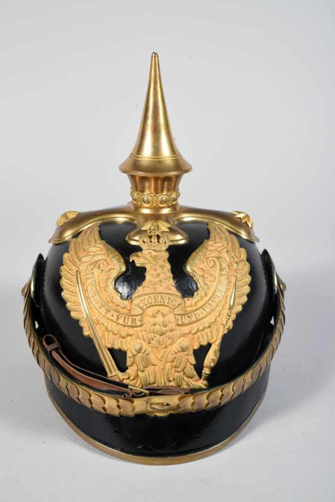 Prusse. Casque à pointe d’officier de Dragon. Très belle bombe dans son vernis d’origine, toutes les