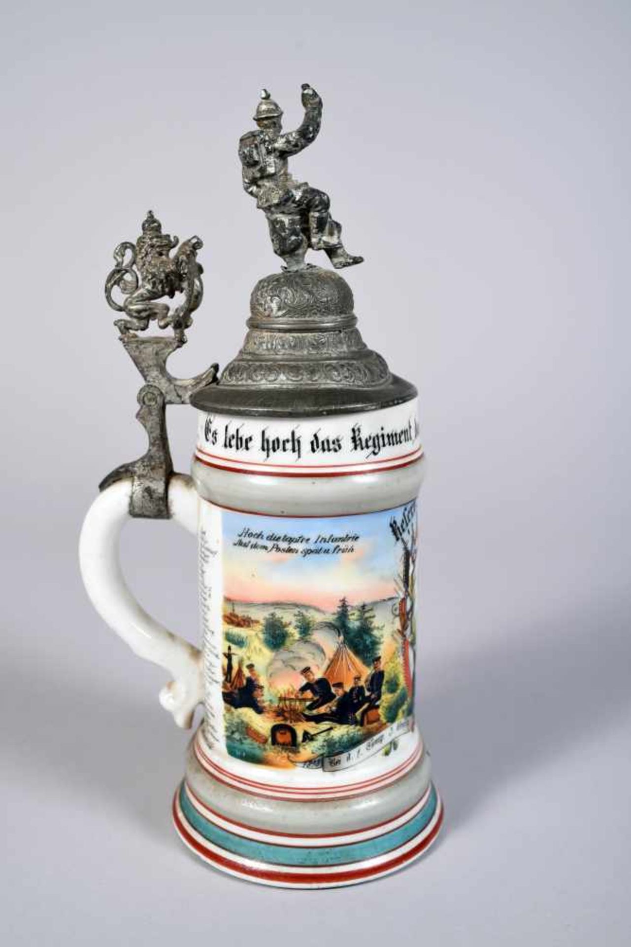 Chope en porcelaine du 117ème régiment d'infanterie (3e Grand Ducal Hessois) au nom du réserviste