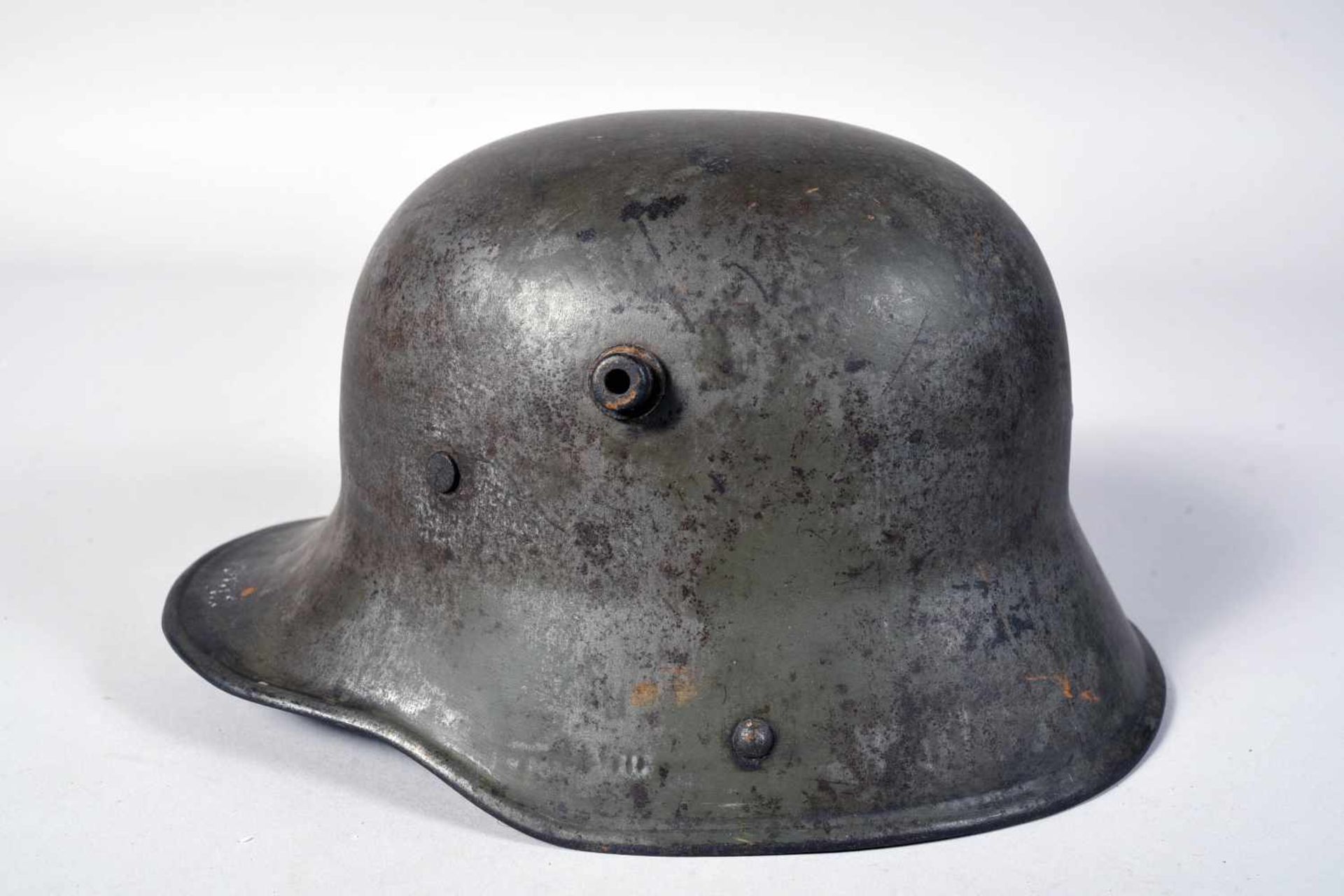 Stalhelm mod 16, de couleur feldgrau, peinture de la coque usée. Intérieur complet de ses dents de - Bild 2 aus 4