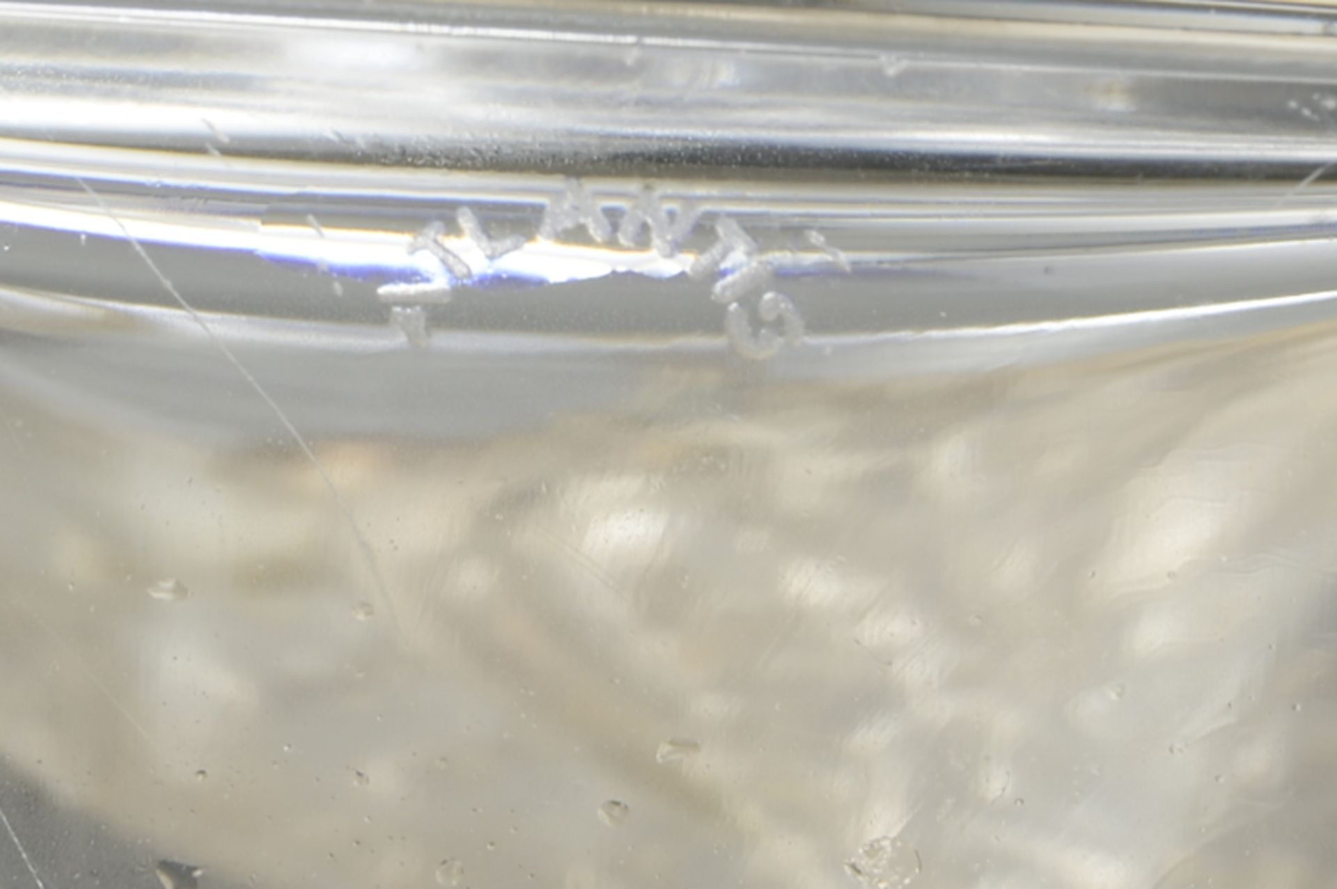 Karaffe aus Kristall mit aufgelegter Silbermontierungeckiger Korpus, blauer geschliffener Stöpsel, - Image 2 of 2