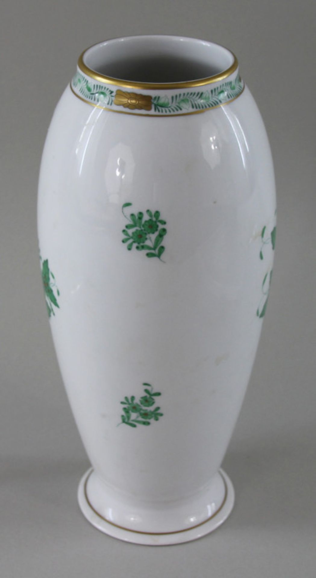 Vase der Porzellanmanufaktur Herend, "Apponyi Grün", 20. Jahrhundertguter Zustand, Höhe: 23cm - Bild 2 aus 3