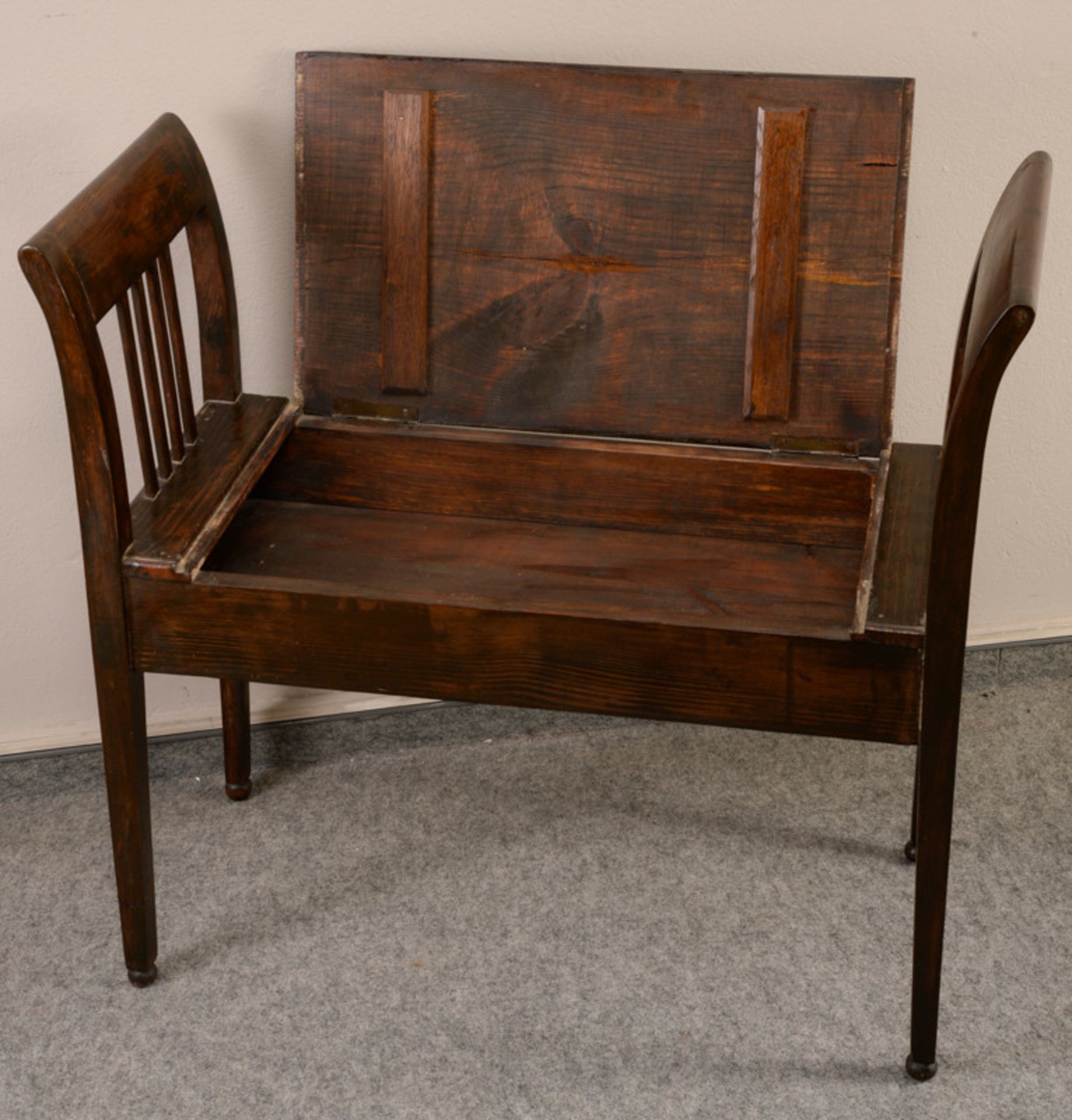 Sitzbank, Esche gebeizt, um1910leicht auslaufende Lehnen mit Sprossen, aufklappbarer Deckel, - Bild 2 aus 2