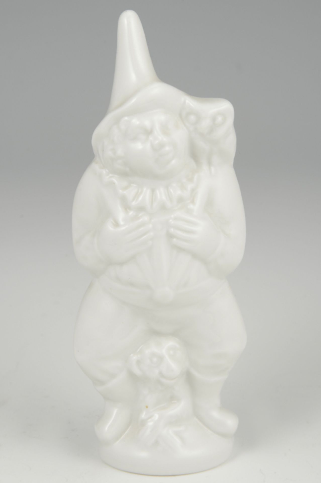 Porzellanfigur der Manufaktur Meissen , 20. Jahrhundert, "Gaukler mit Eule und Affe", 20. Jhd.