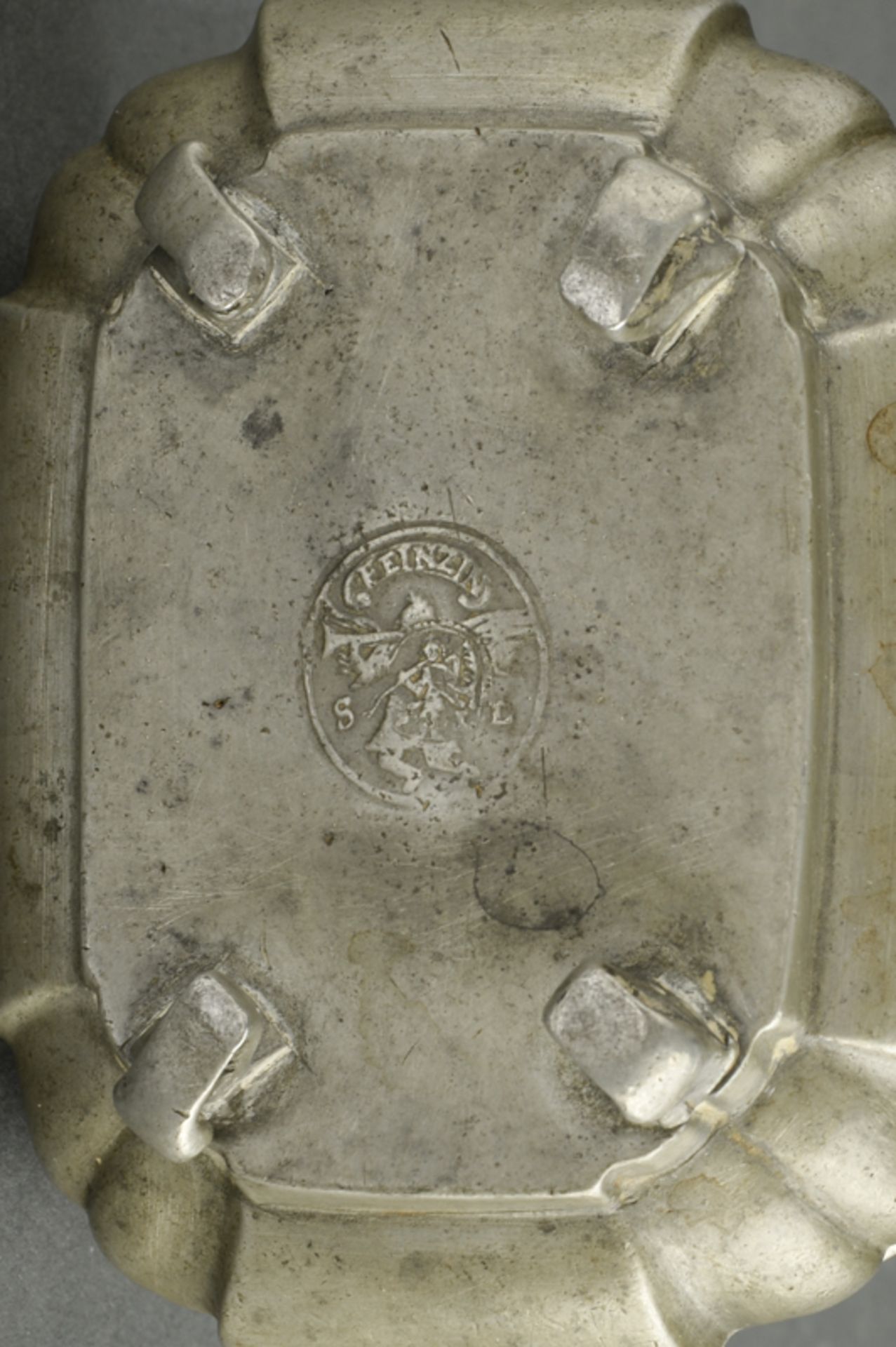 Engelszinn Salziere, um 1780im Boden gemarkt, originaler Zustand, Länge: 11cm, Breite: 8,5cm, - Bild 2 aus 2
