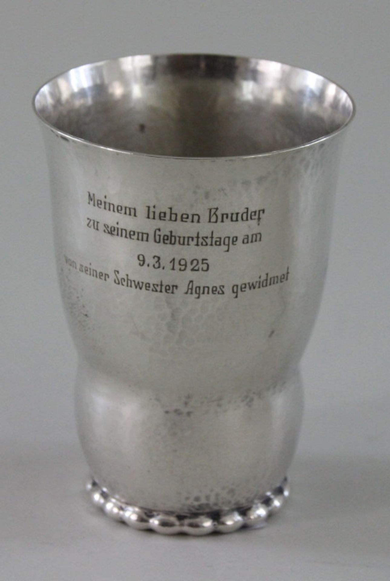 Becher aus 800er Silber P. Bruckmann & Söhne, Heilbronn, "Dekor Hammerschlag", um 1925, Gewicht ca.:
