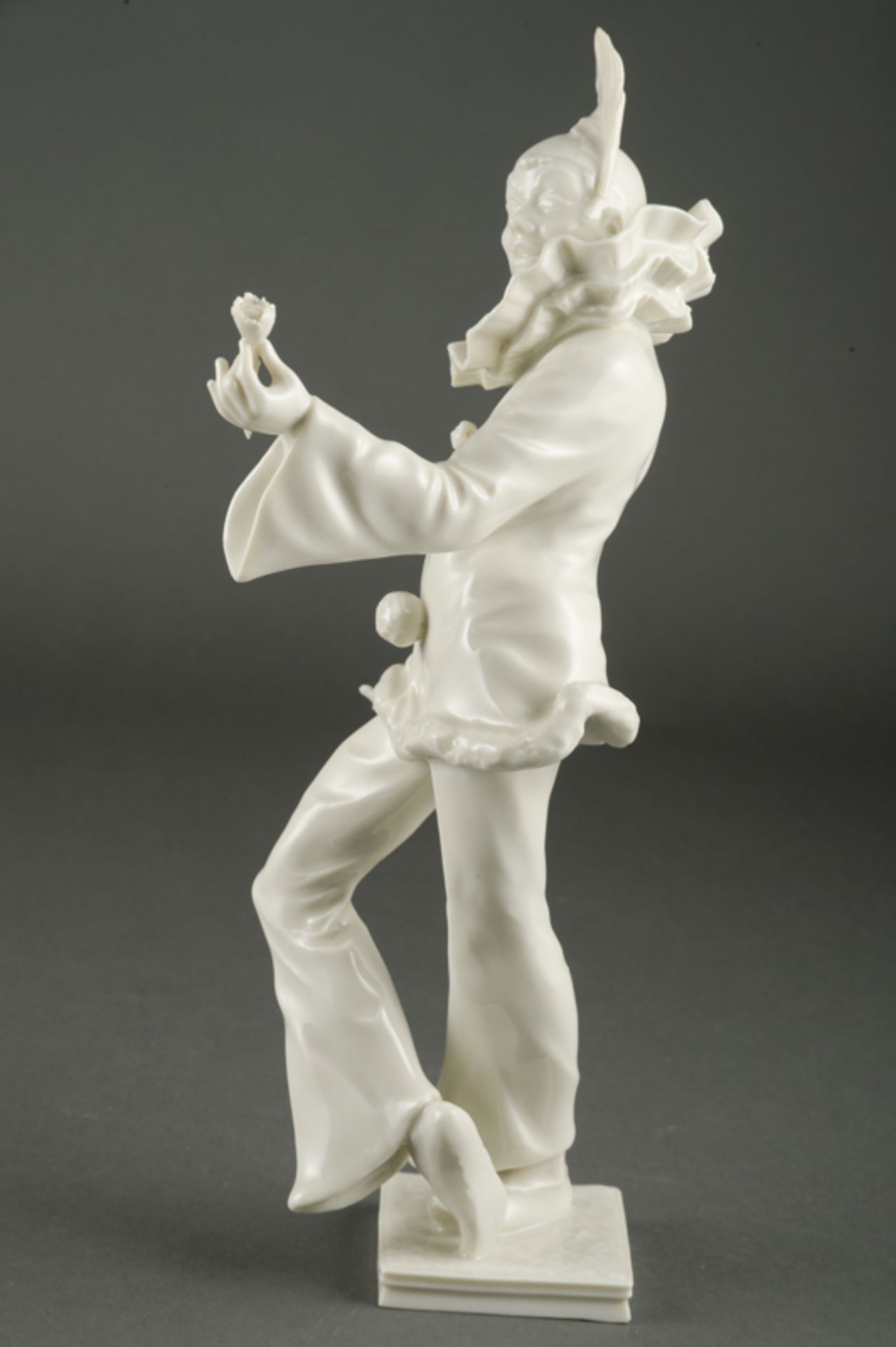 Gunther Granget (1932 - 2010) - Porzellanfigur auf viereckigem Sockel der Manufaktur Lorenz - Bild 2 aus 3