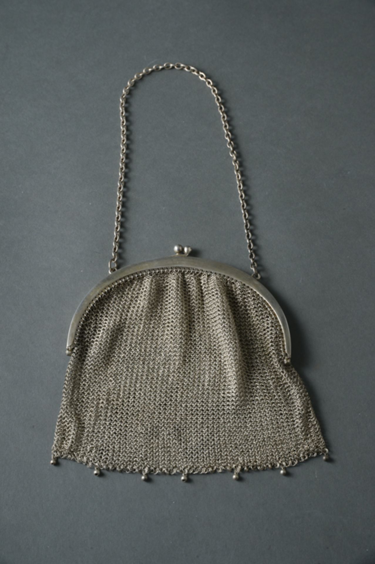 Abendhandhandtasche aus 800er Silber, 20. Jhd., Gewicht ca.: 156gr.mit Kette, guter Zustand, Breite: