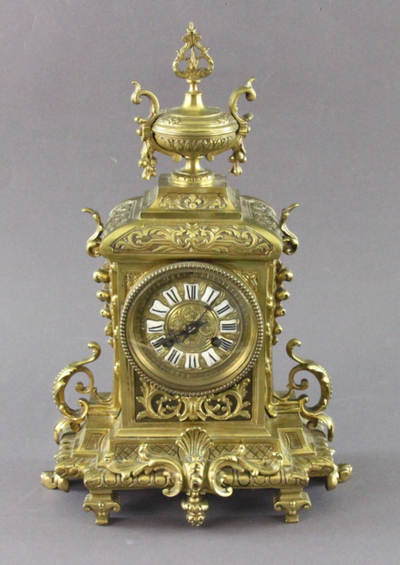 Pendule der Uhrenmanufaktur Dumoulinneuf et H. Molle, Frankreich, um 1870prunkvolles