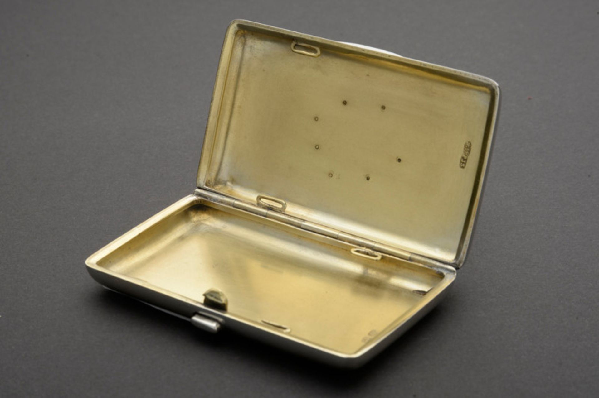 Etui aus 84er Silber innen vergoldet, Russland, Gewicht ca.: 98gr.Deckel mit aufgelegtem legierten - Bild 2 aus 3