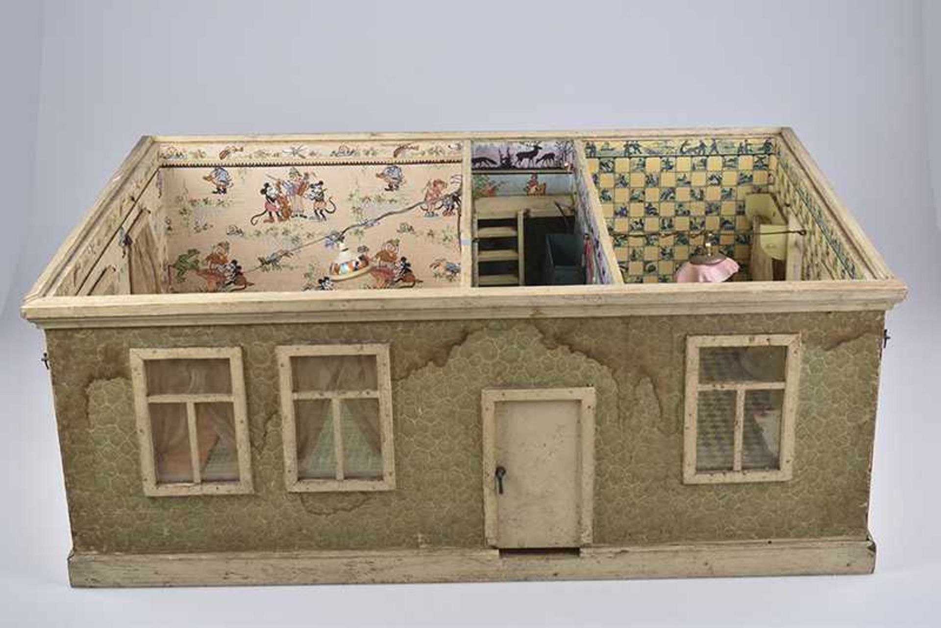 Altes Puppenstuben-Gehäuse, 20er Jahre, Holz, 72x52x27 cm, Rückwand klappbar, alte Tapeten, Küche,