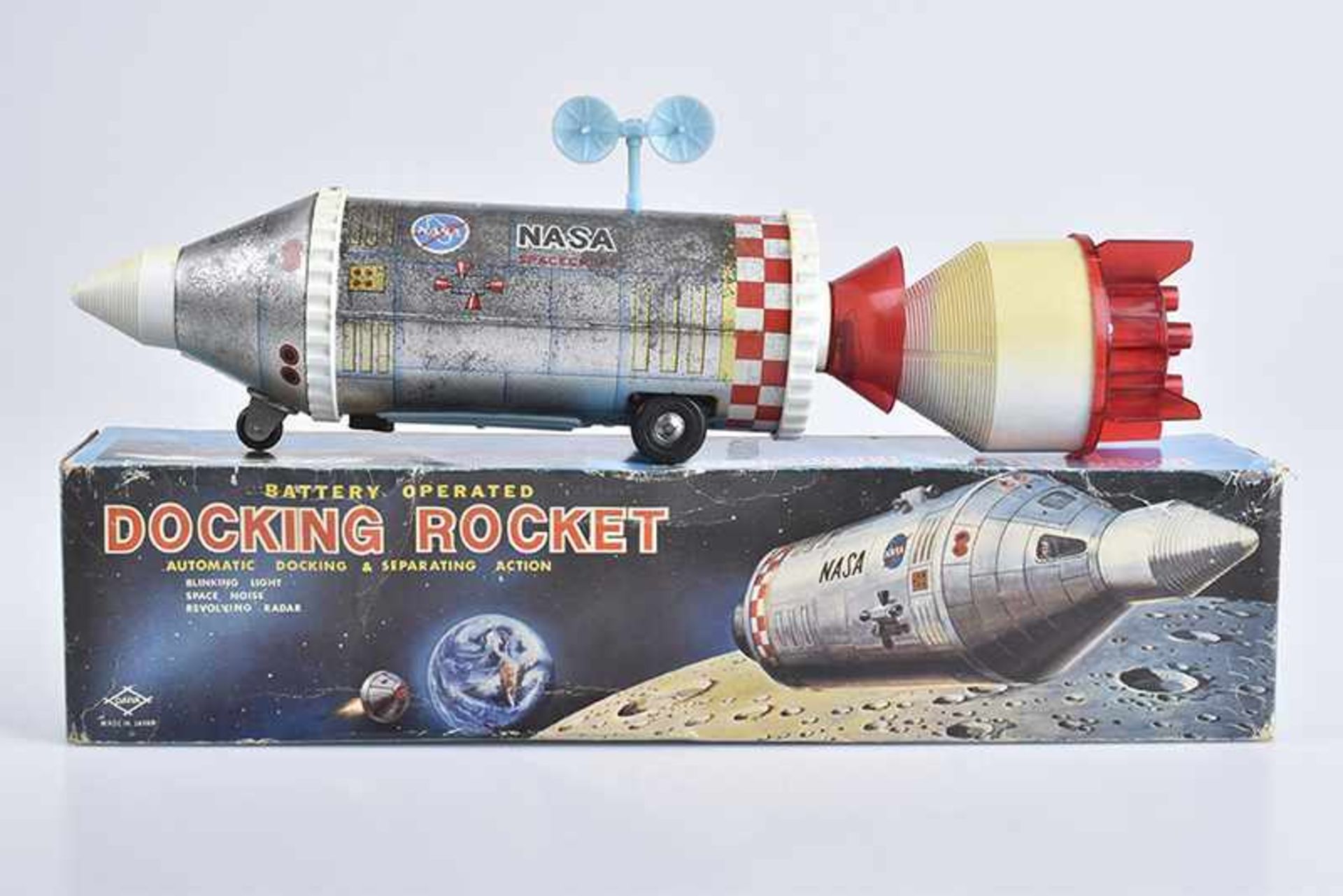DAIYA Docking Rocket, 60er Jahre, Made in Japan, Blech/ Kunststoff, grau und rot, L 43 cm, BA, mit