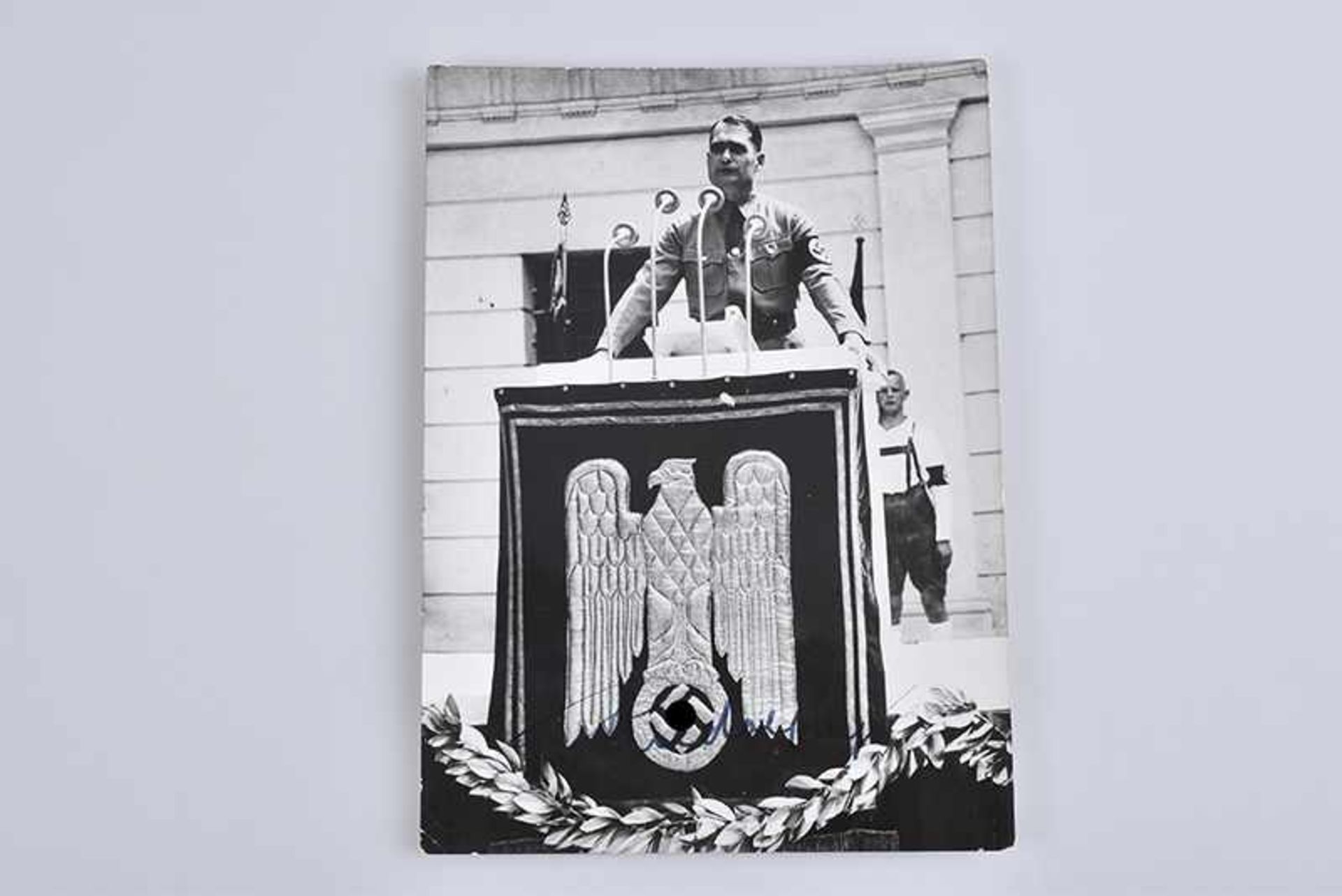 Rudolf Hess, Signatur auf Pressefoto, seltene Original-Signatur von Rudolf Hess, aufgenommen während