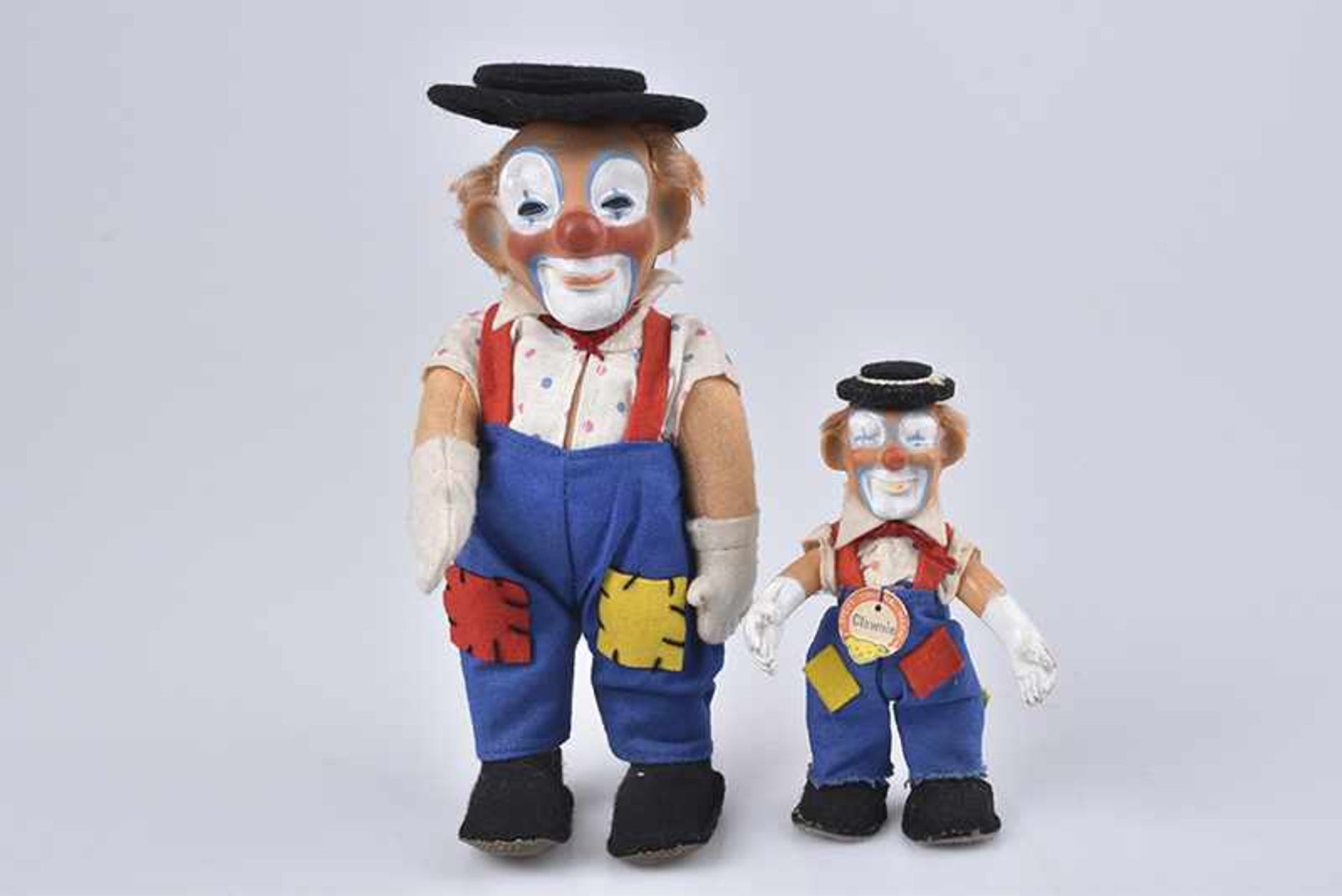 STEIFF 2 Clowns, 60 er Jahre, original Kleidung, 1x 18 cm, Kopf u. Arme beweglich, 1x mit Schild, 14