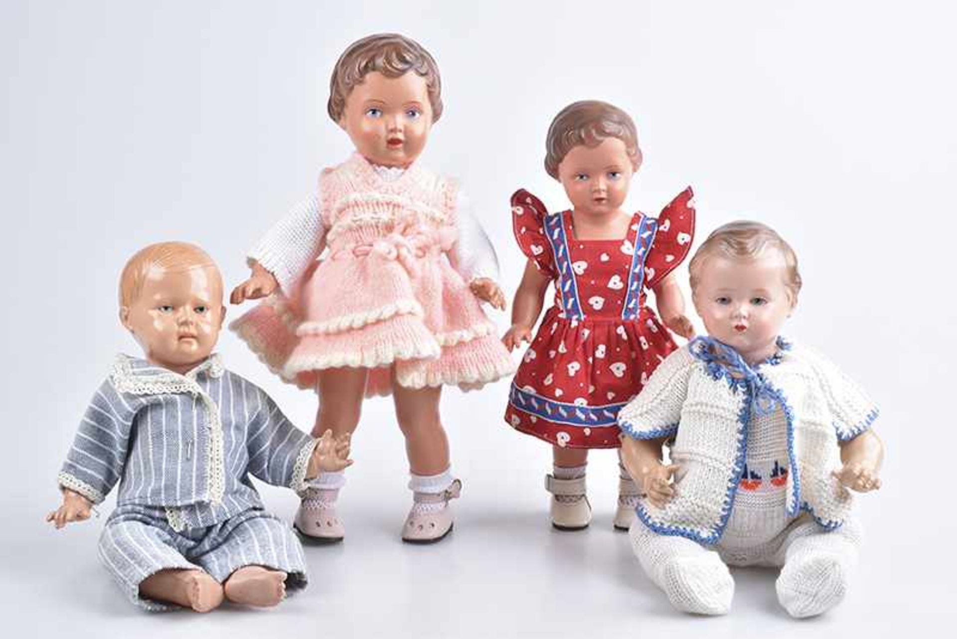 SCHILDKRÖT 4 ältere Puppenkinder, gem. SiR, Größe 24-29 cm, 3x fester Kopf, gemalte Augen, offen/