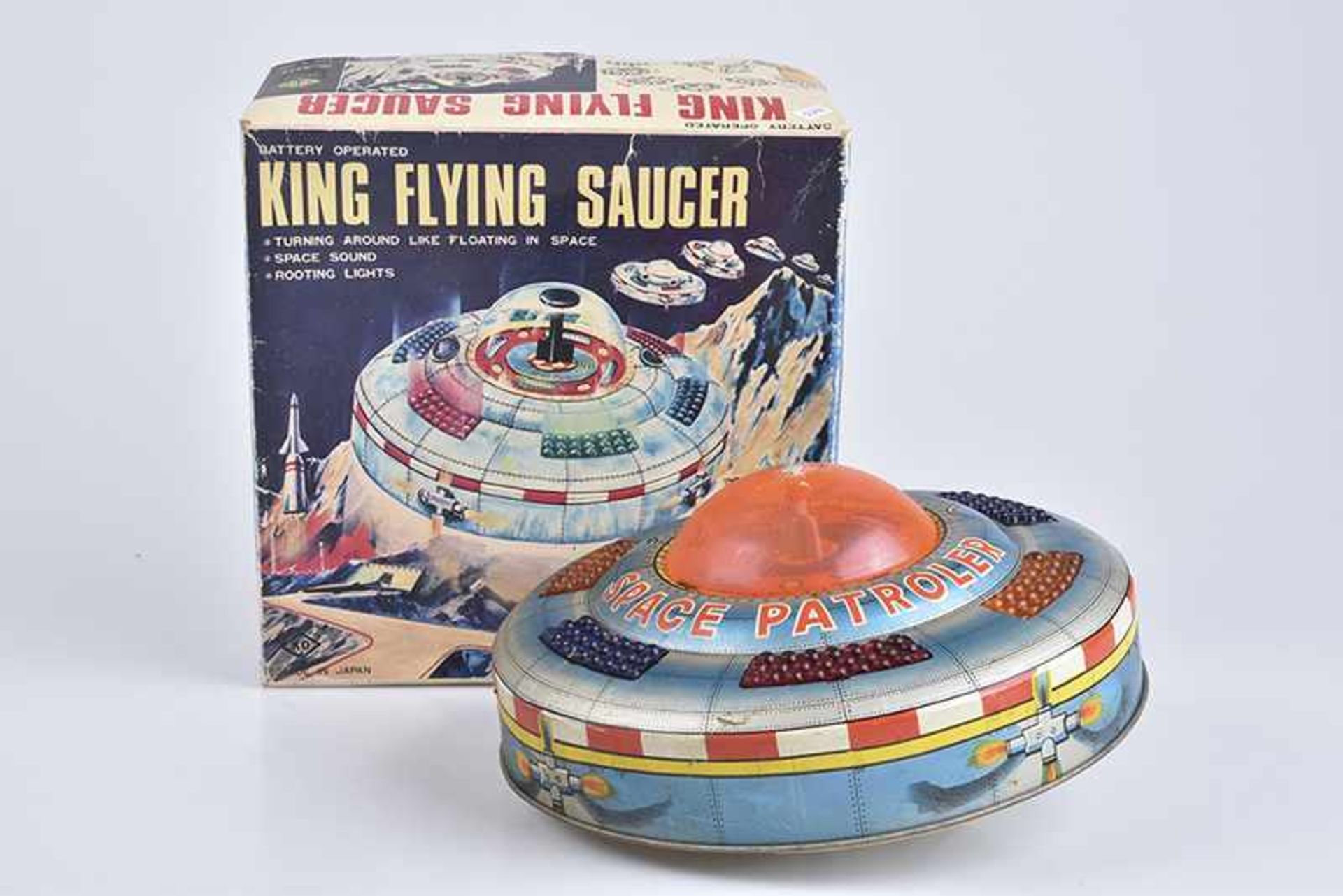 KO TOYS King Flying Saucer, 60er Jahre, Made in Japan, Blech/ Kunststoff, lithographiert, D 18 cm,