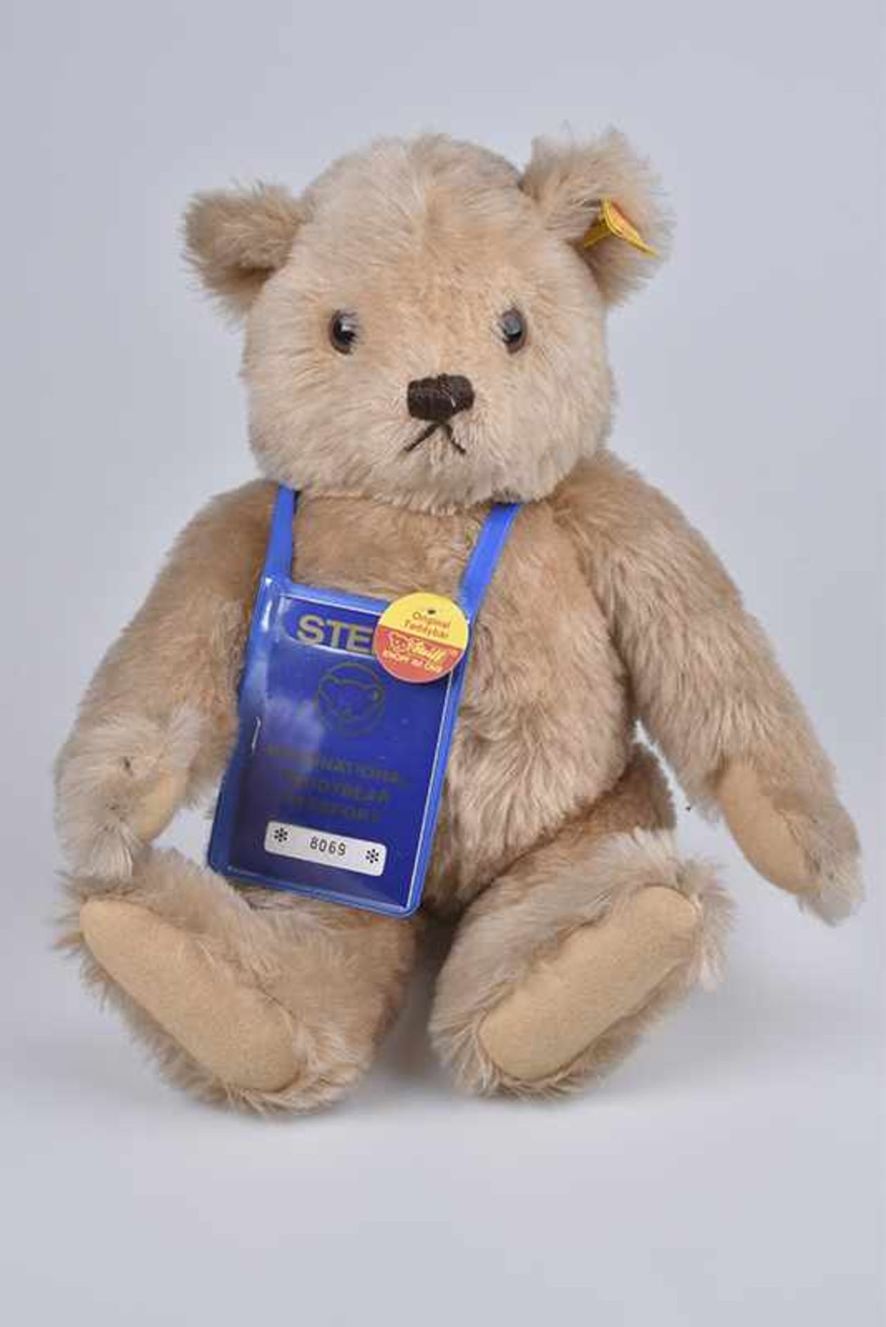 STEIFF Passport Teddybär, KFS, Nr. 0245/50, Mohair/ Webpelz, blond, 5-fach gegliedert, 40 cm,