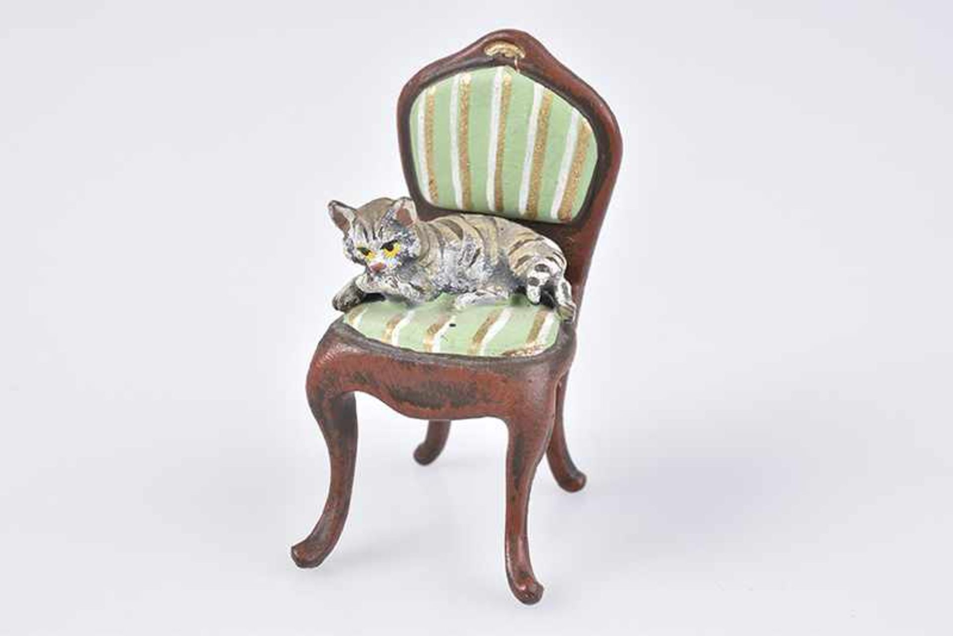 WIENER BRONZE "Katze auf Stuhl", polychrom gefasst, signiert FB (Fritz Bergamnn Wien), H 4,5 cm, Z