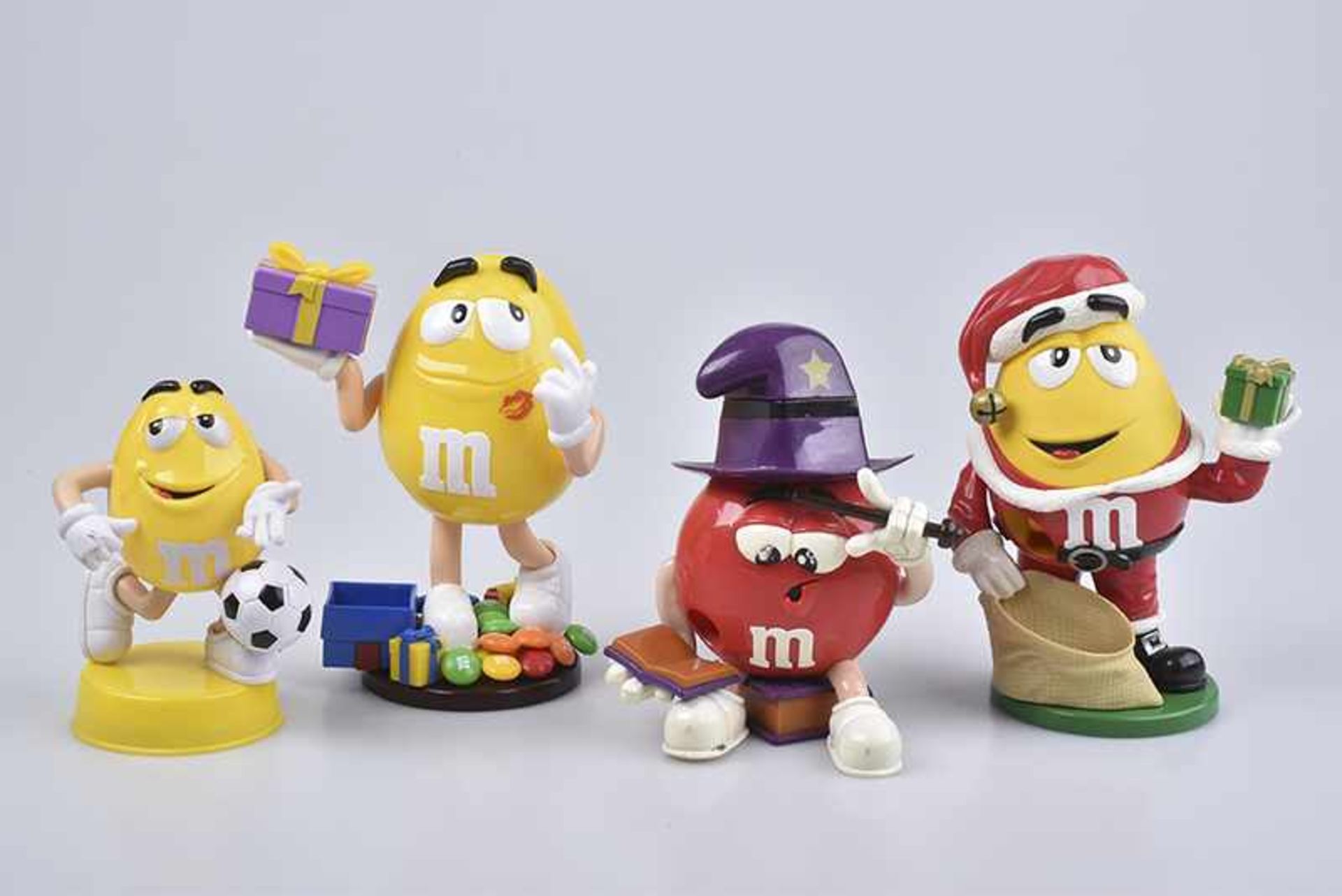 M&M 4 Sammlerfiguren für den Spender, Hp, Yellow mit Geschenk und Küsschen, H 15 cm, Yellow als