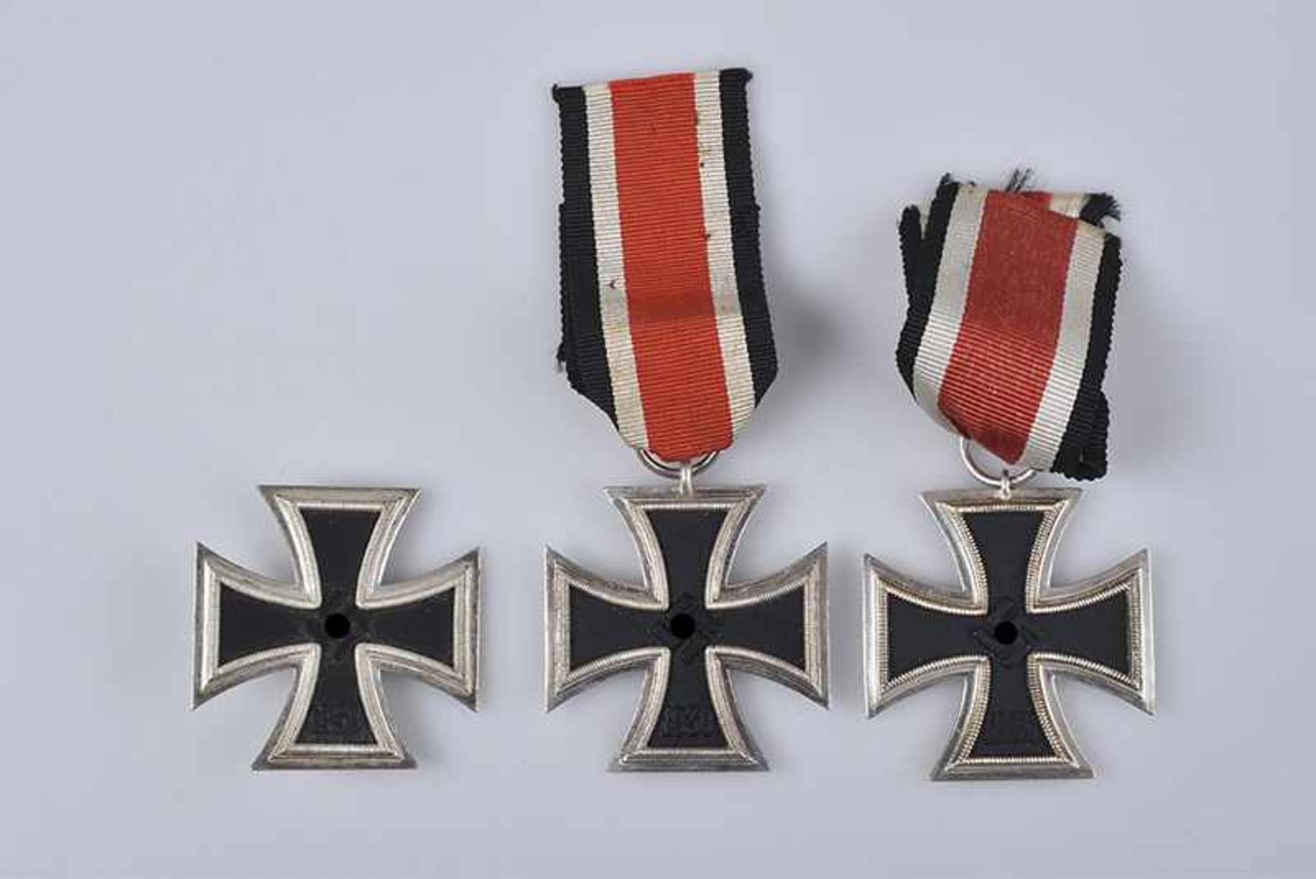 Konv. 3 Orden WK II, 2 Orden am Band, Eisernes Kreuz 2. Klasse 1939, 1 Orden an Nadel, Eisernes