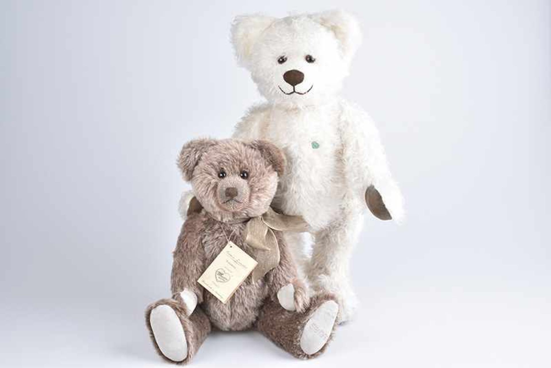 Konv. 2 MARTIN Teddybären, limitierte Sammlerbären, mit Zertifikat, Mohair, 41-48 cm, weiß,