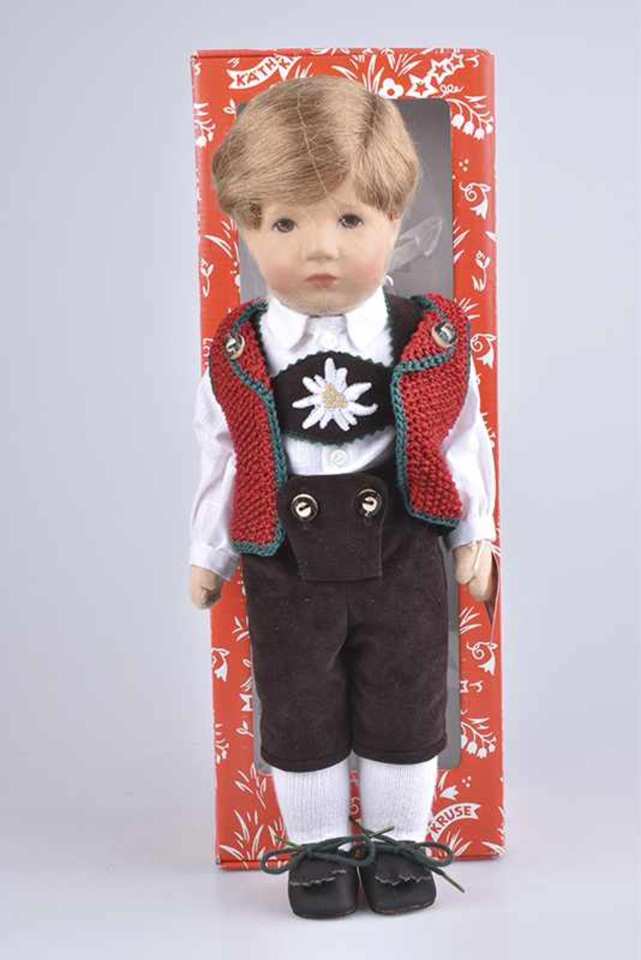 KÄTHE KRUSE Puppe "Maxl Bub", Typ 35 H, Kunststoffkopf, Stoffkörper mit locker angenähten Armen