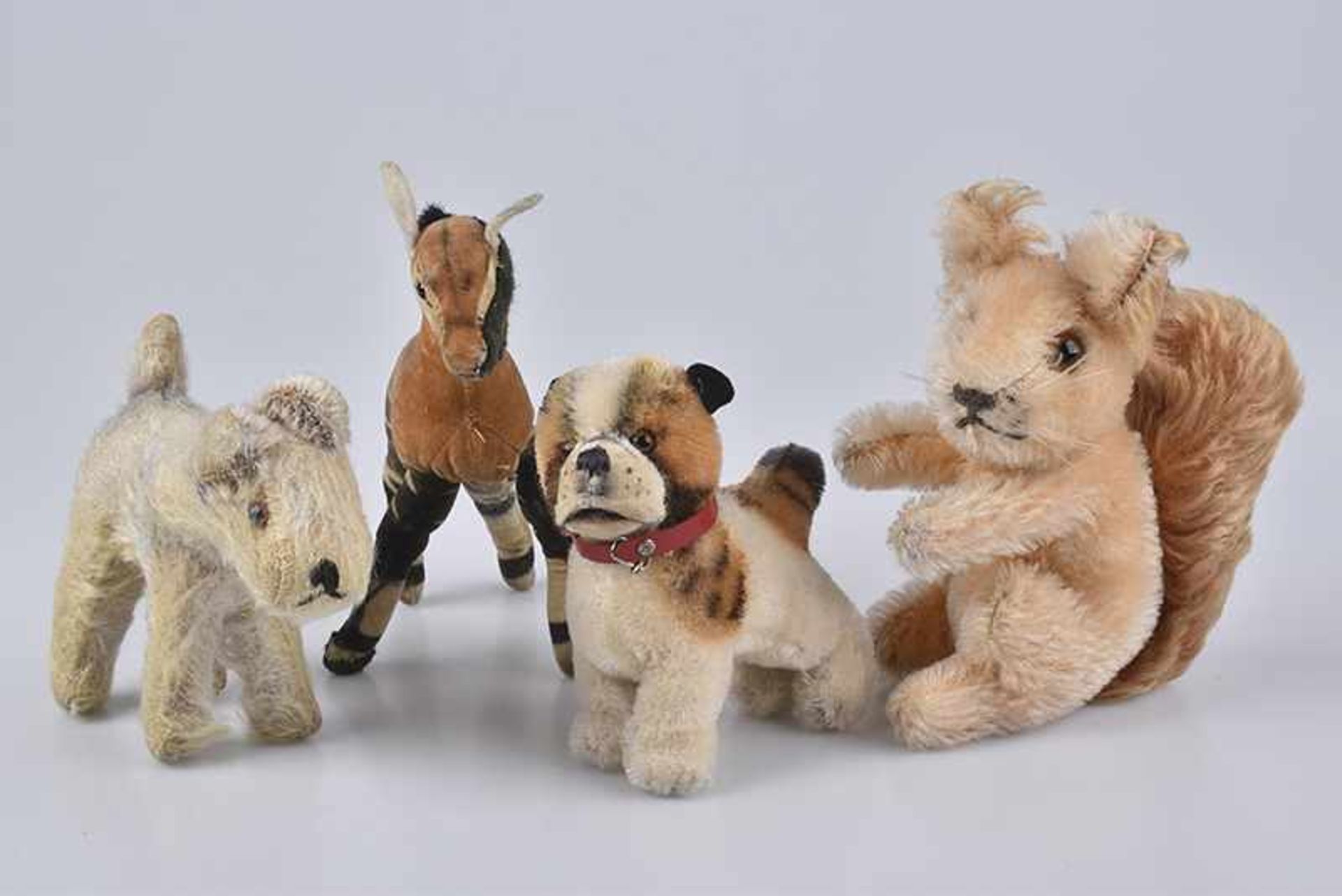 STEIFF 4 Tiere, 60er Jahre, Bully, Mohairplüsch, weiß gefleckt, 10-14 cm, Eichhörnchen, Okapi, Samt,