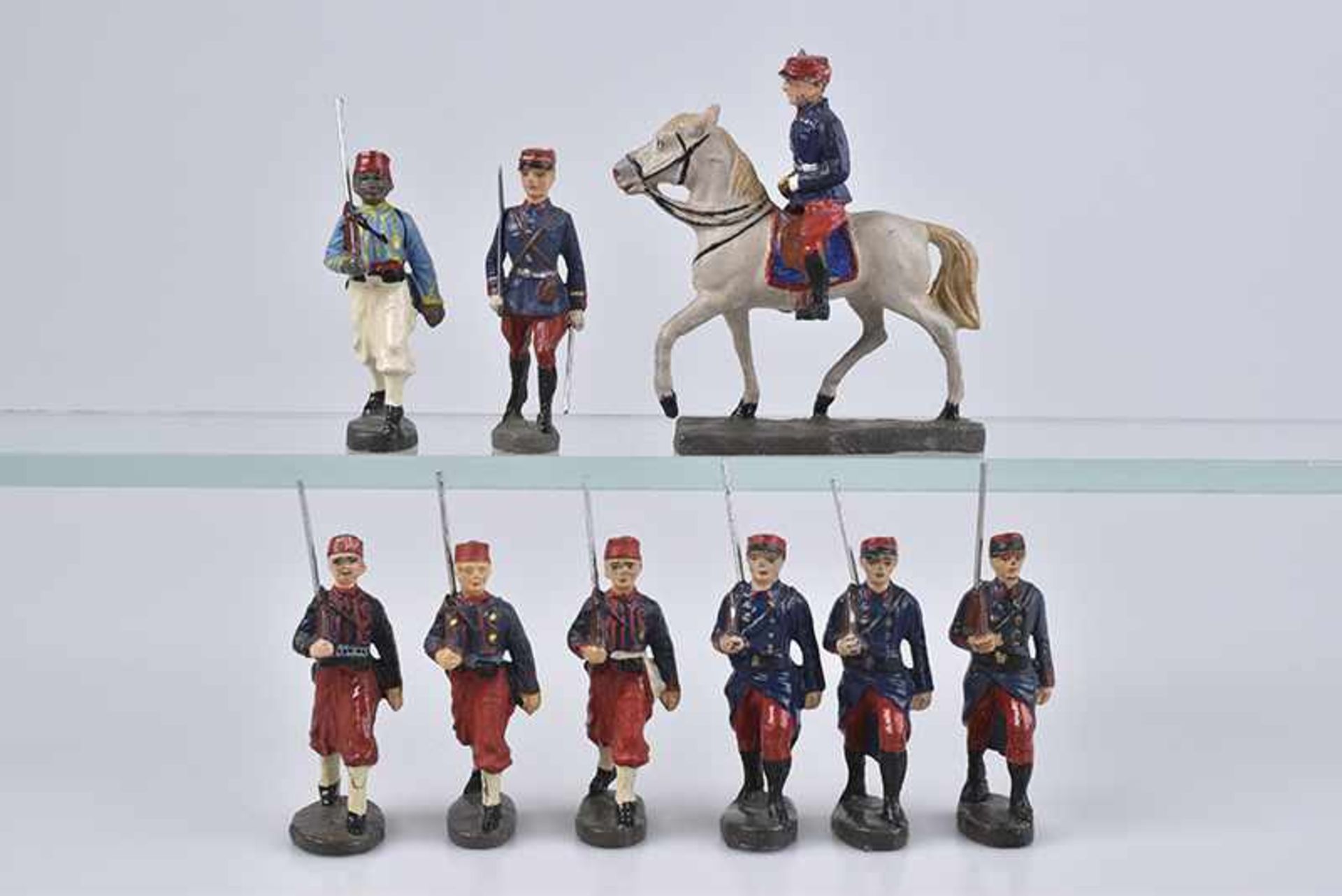 ELASTOLIN 9 Soldaten, M.h., 6 cm, 5 Franzosen, 1x Offizier zu Pferd, 1x Offizier im Marsch, 3x im