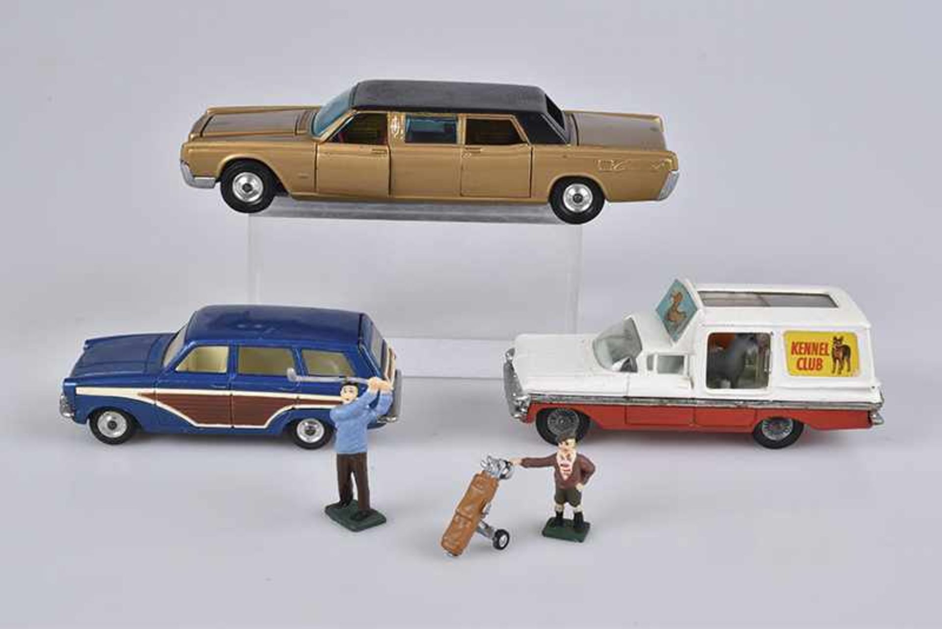 CORGI TOYS 3 Autos, Made in Gt. Britain, Metall, M 1:43, Chevrolet impala Kennel Club, mit 3 Hunden,