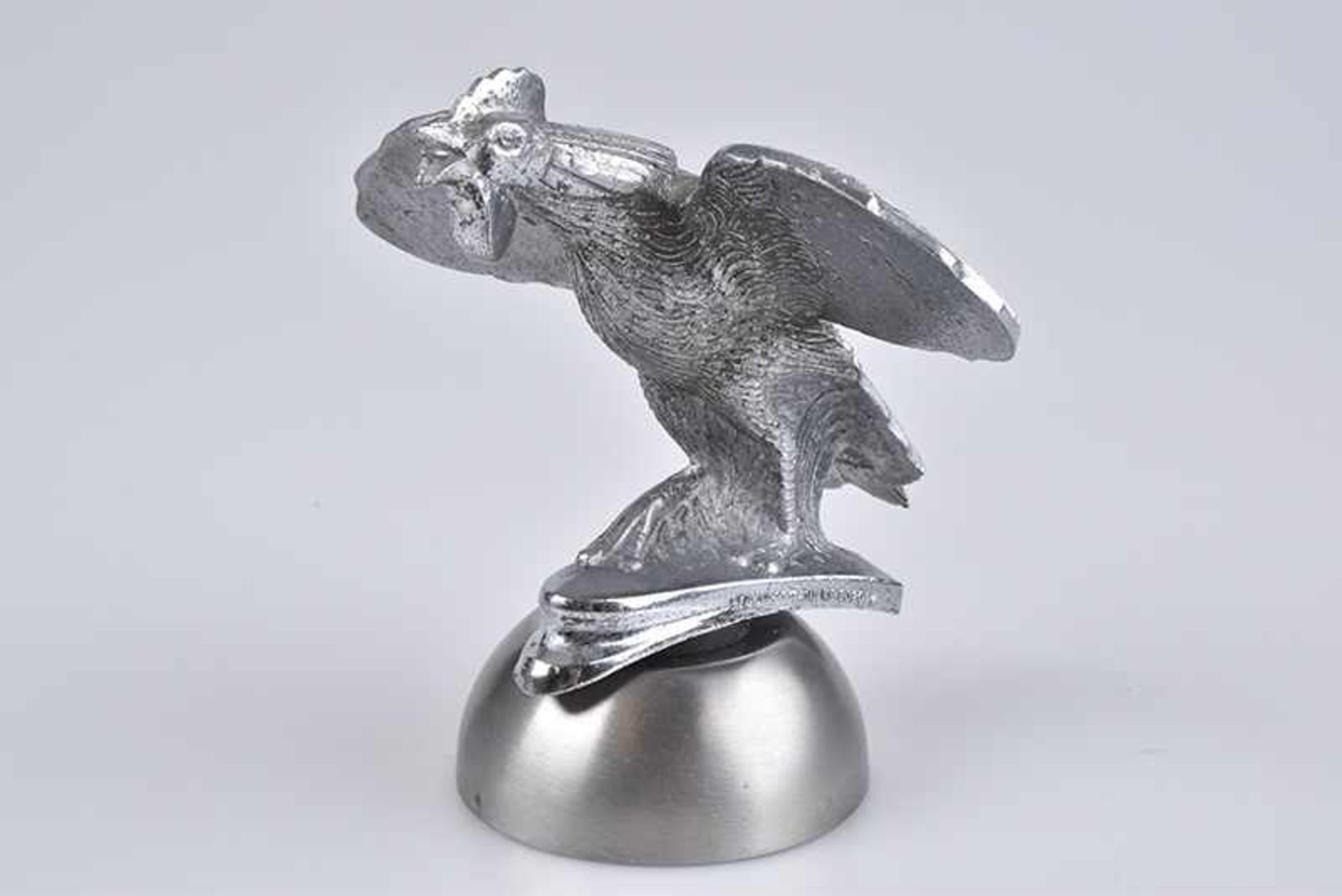 Emblem/ Kühlerfigur/ Car Mascot British Singer Bantam, 1937-1939, Metall, H 7 cm, auf Metallsockel